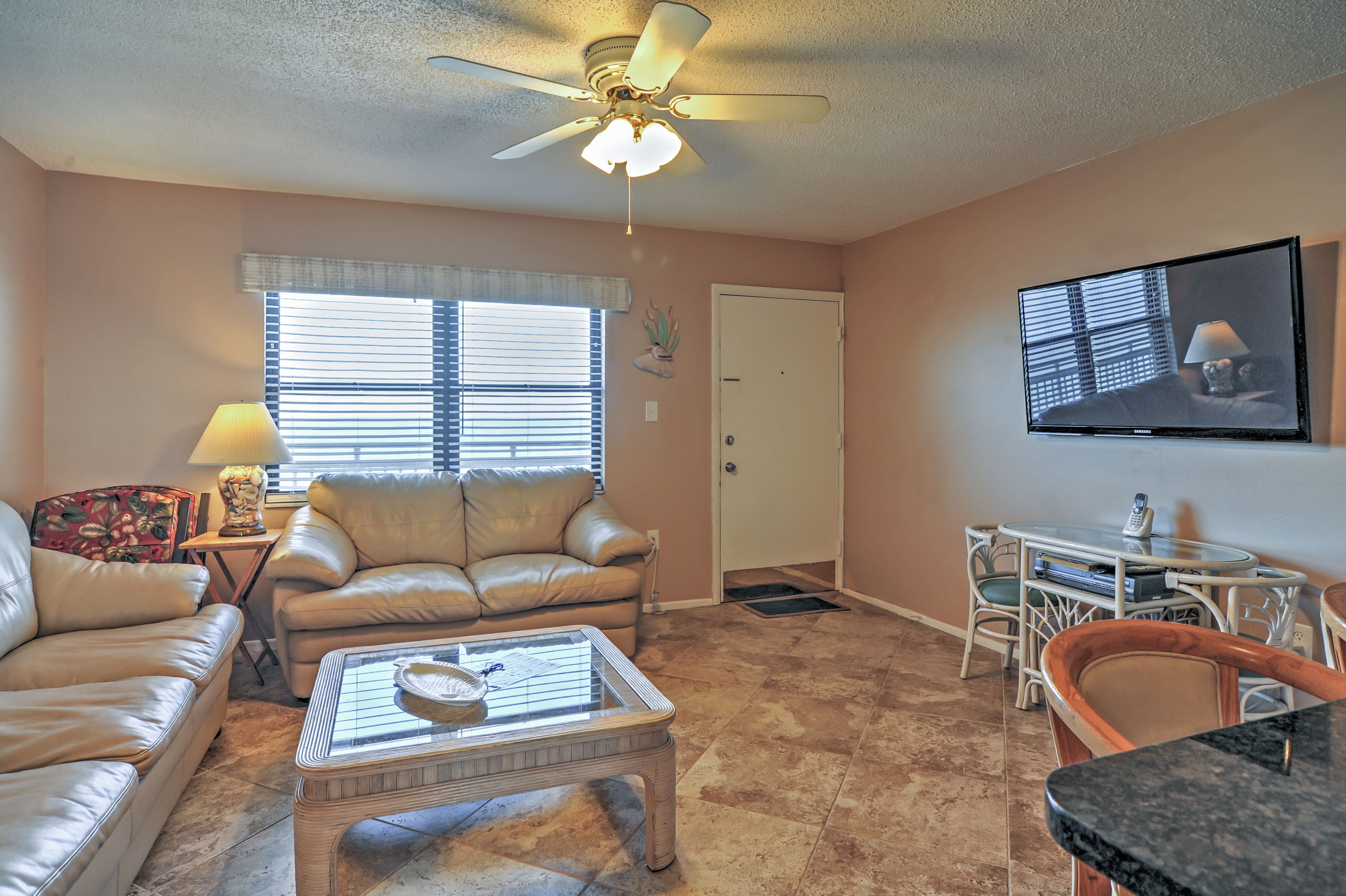 Living Room | Queen Sleeper Sofa | Free WiFi | Single-Story Property