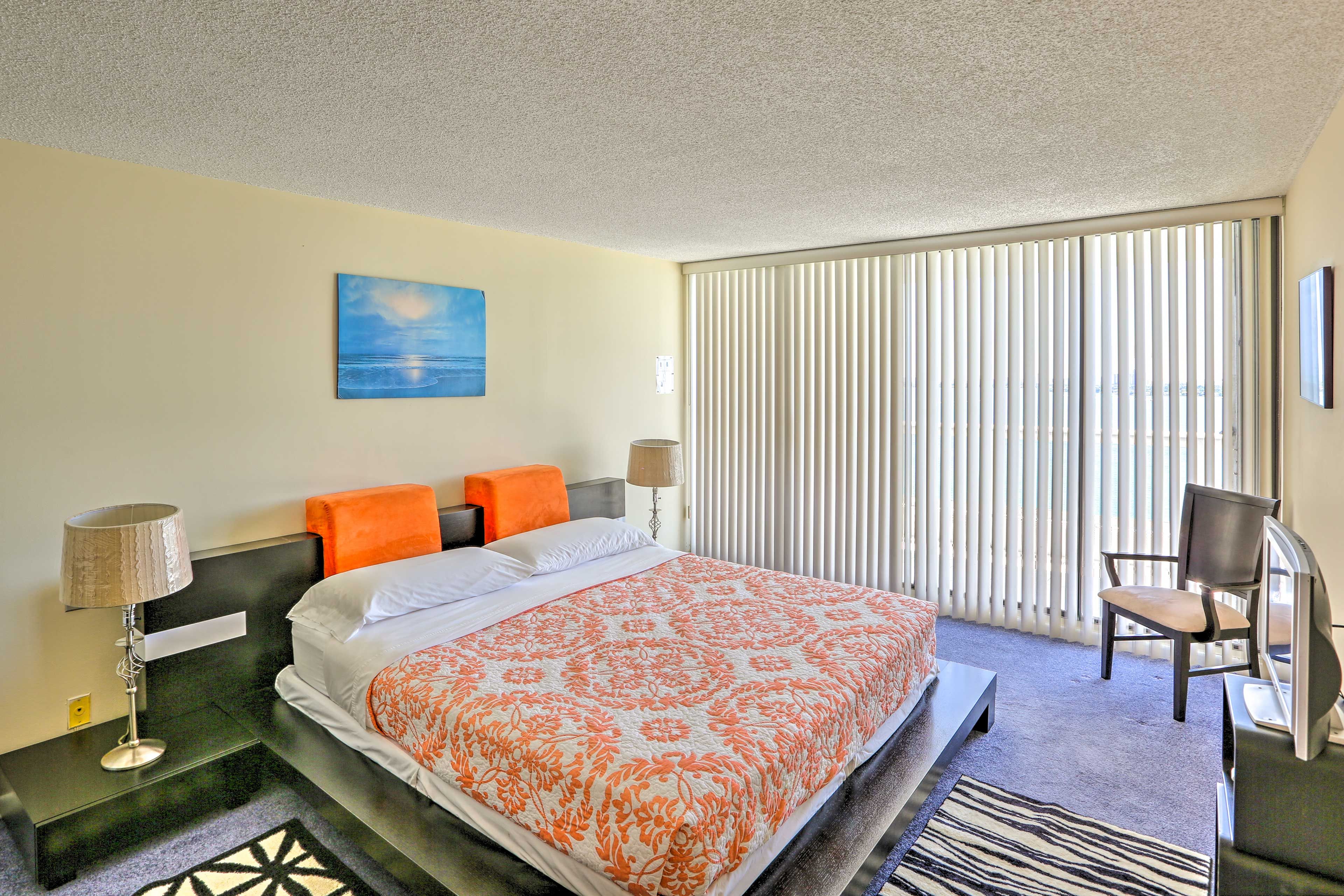 Bedroom 1 | King Bed