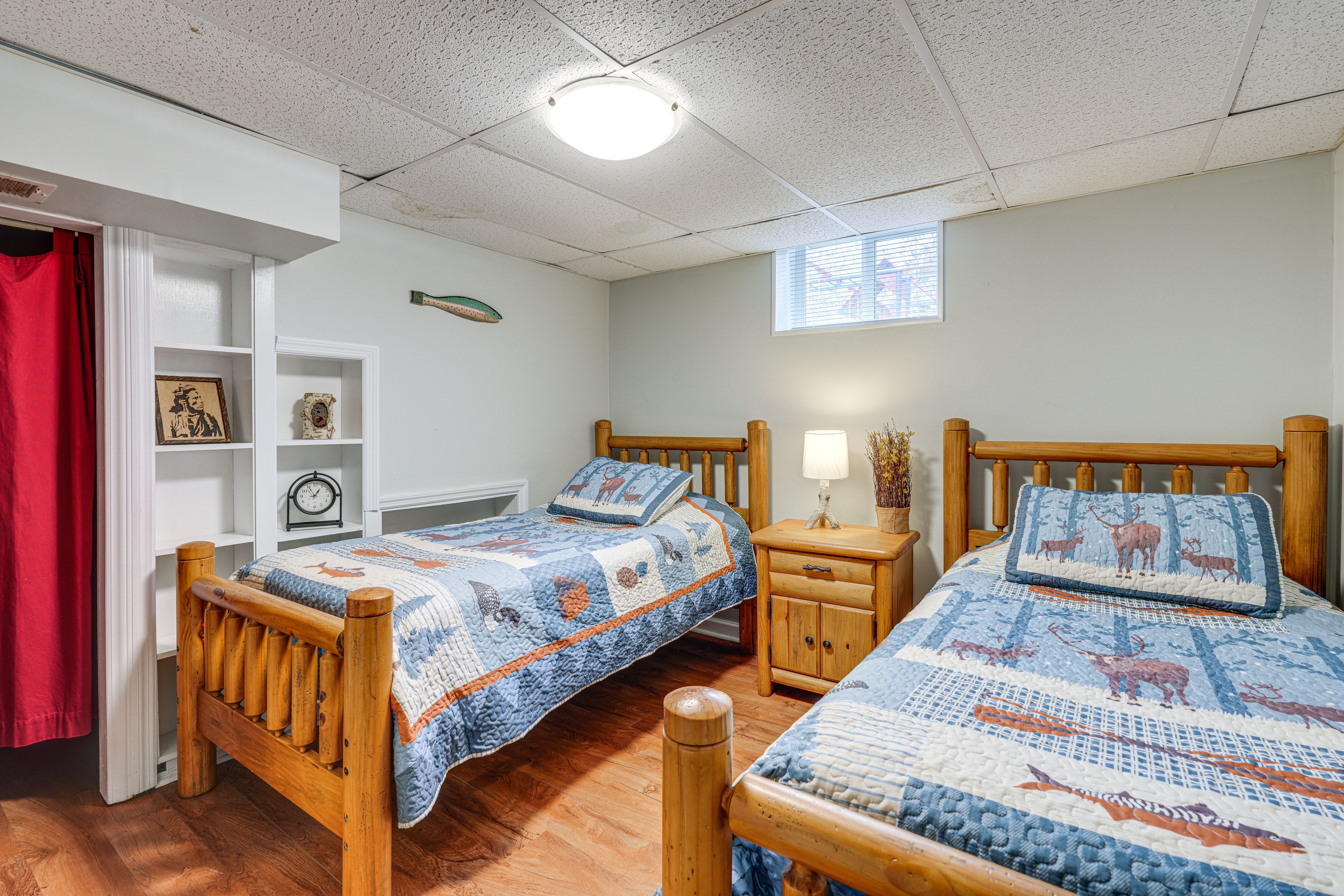 Bedroom 3 | Storage & Luggage Rack