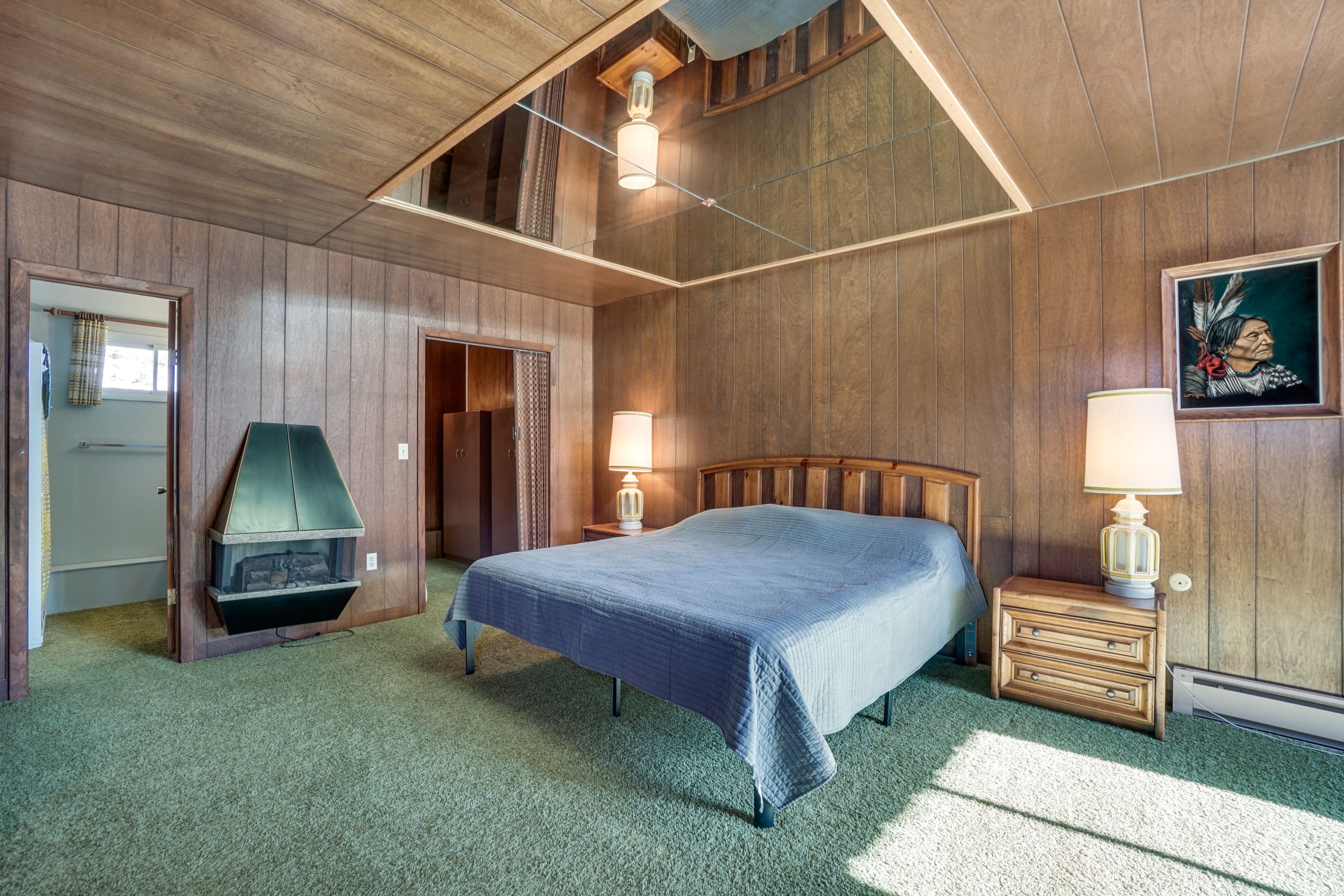 Bedroom 1 (Cabin 1) | King Bed | Linens Provided