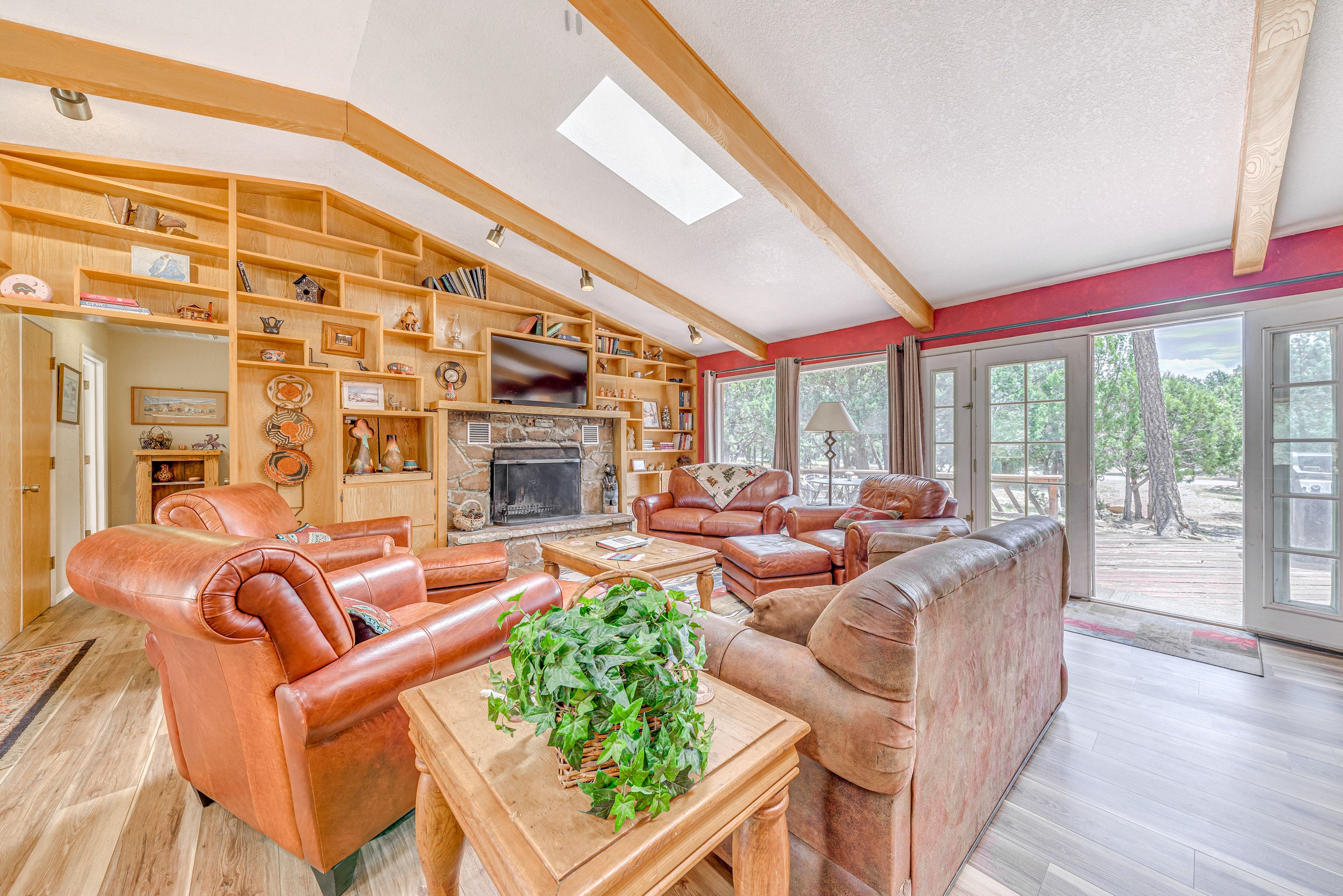 Living Room | Pet Friendly w/ Fee | Fireplace | Smart TV