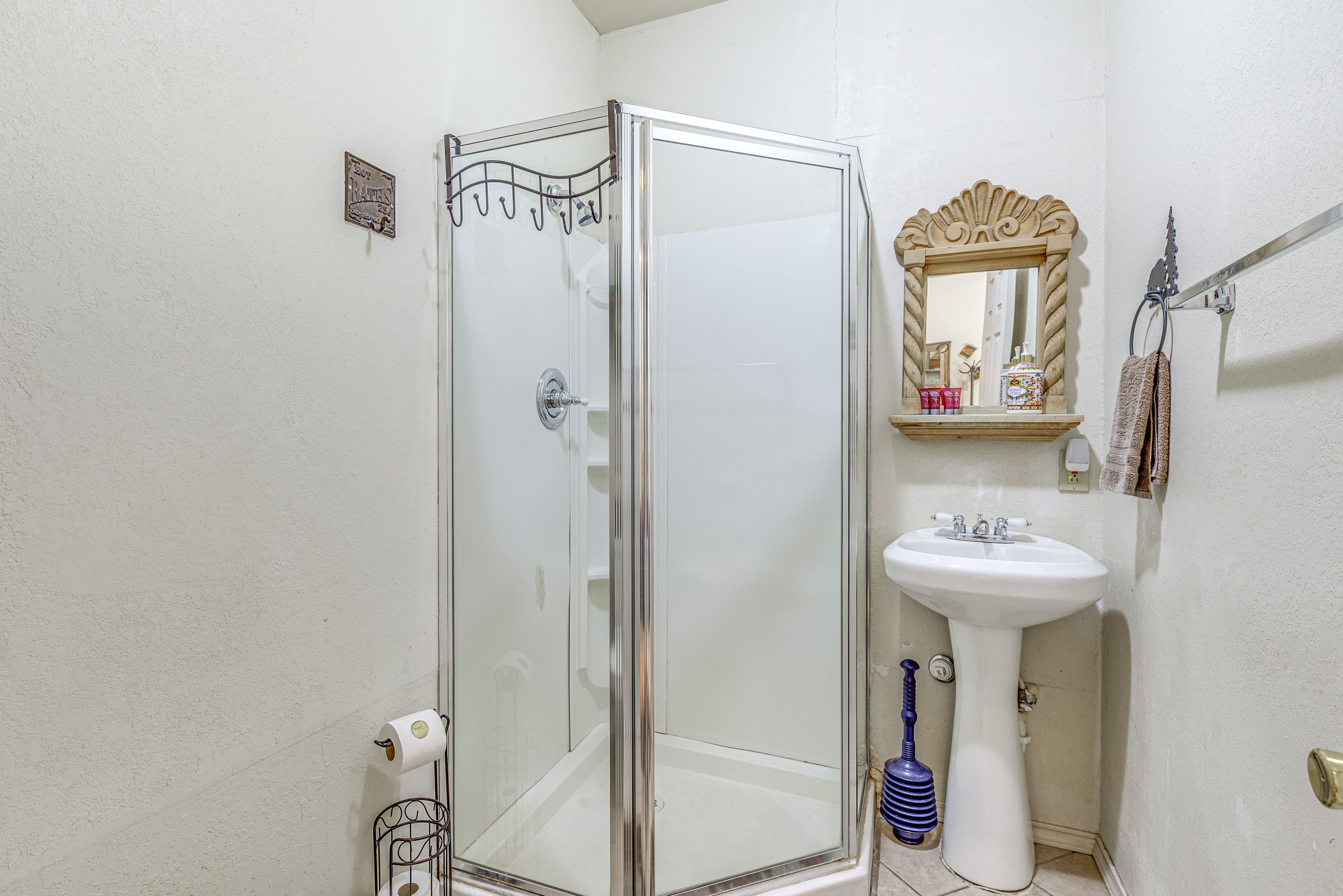 Full Bathroom