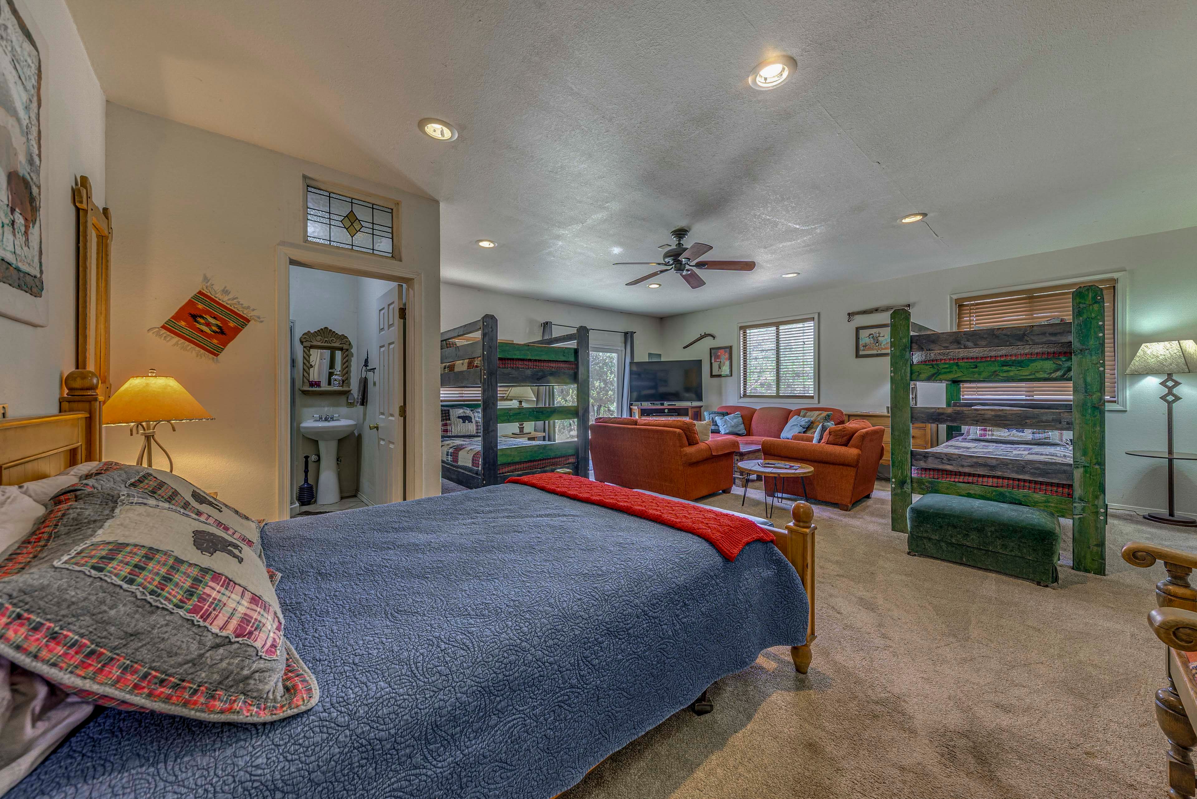 Bedroom 3 | Queen Bed | 2 Twin Bunk Beds | Smart TV