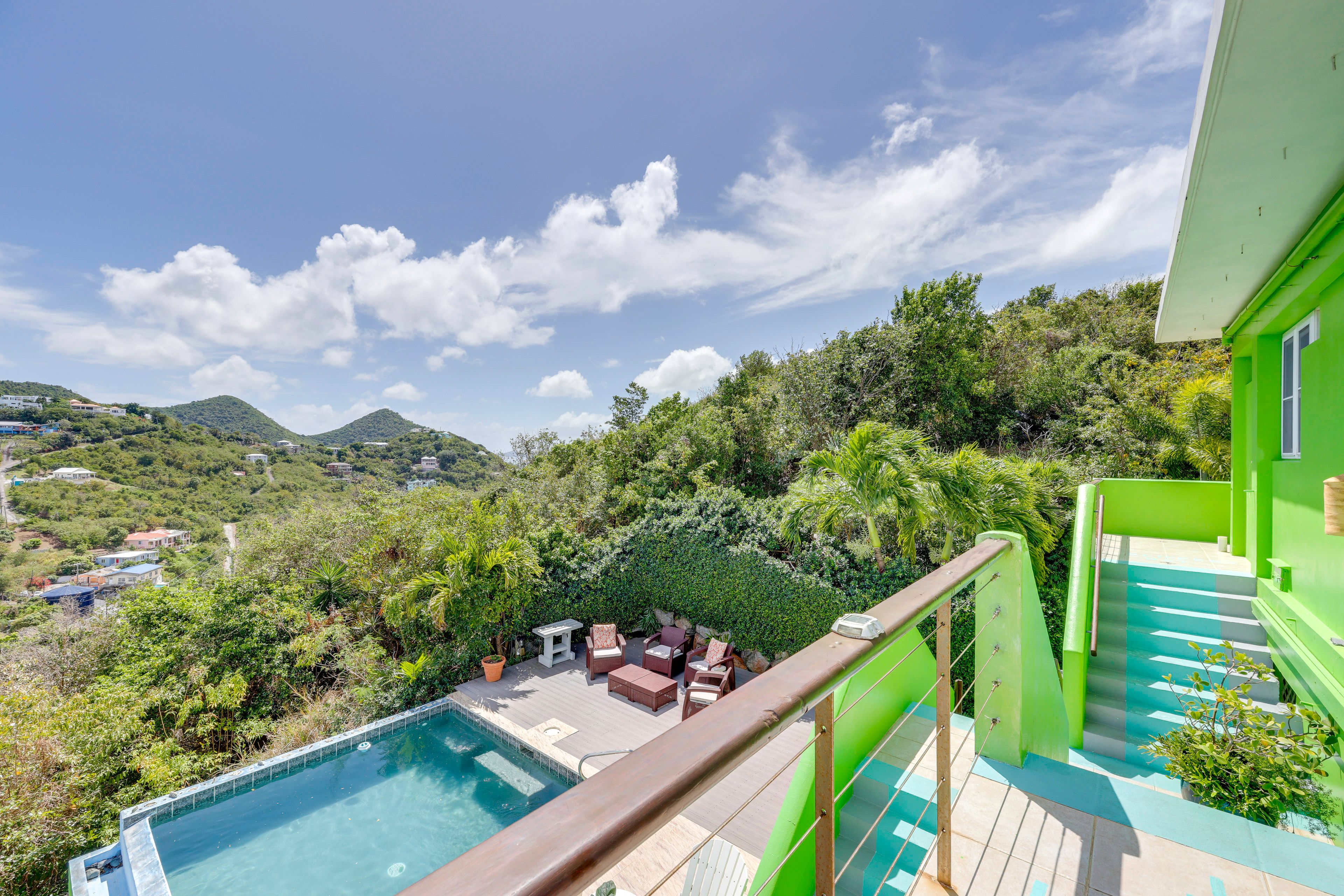 Oceanfront Balcony | Seating