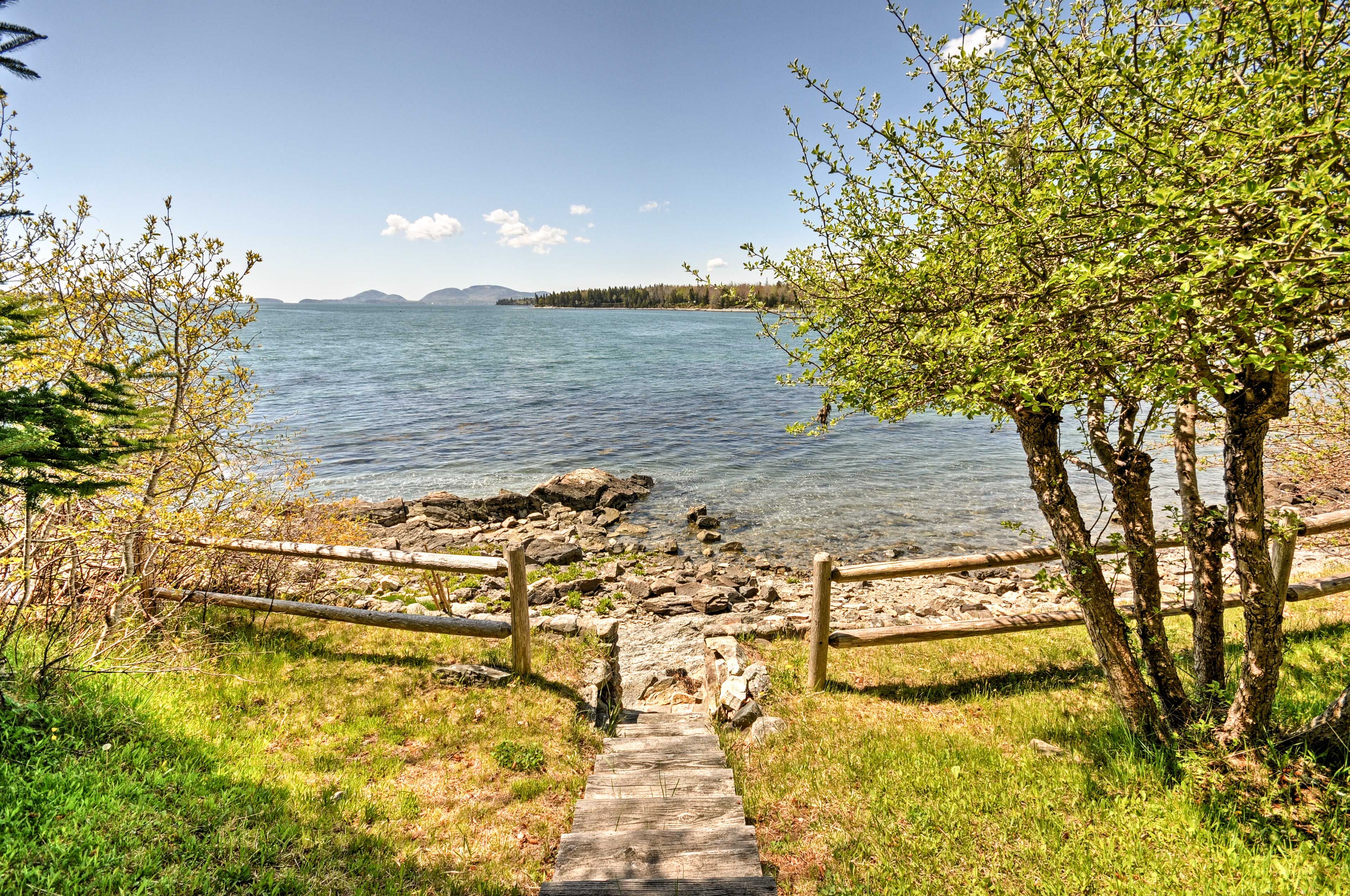 Path to Walking Beach