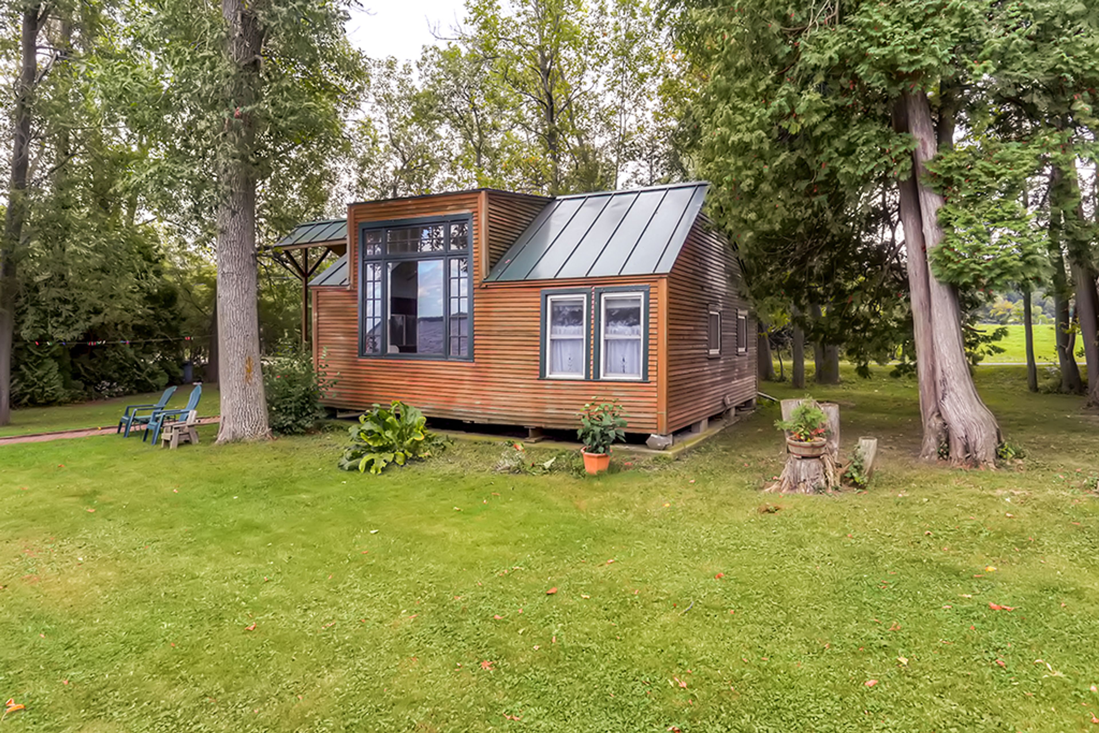 You'll feel totally relaxed at this 2-bedroom, 1-bath vacation rental cottage.