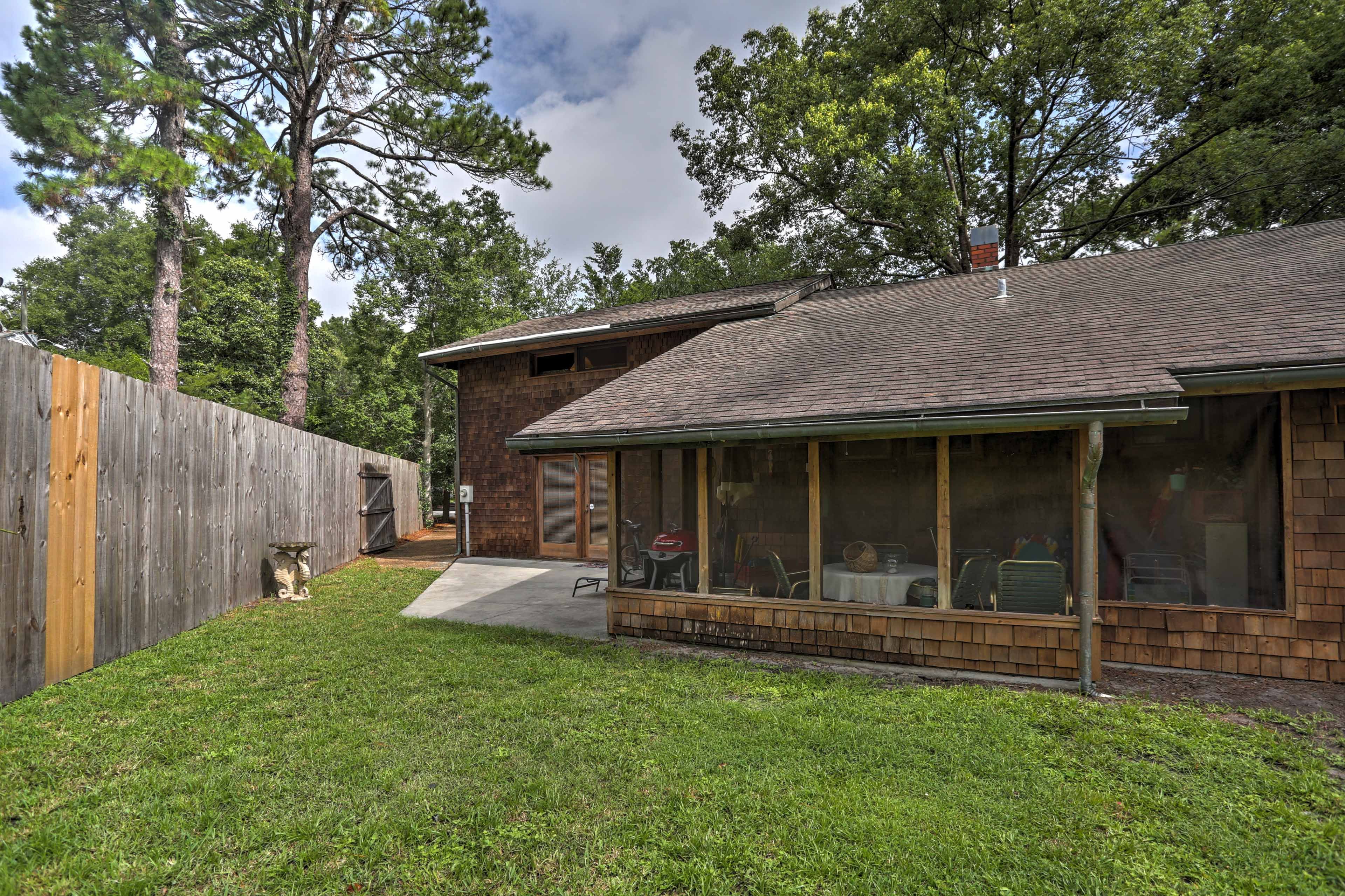 Welcome to your quintessential St. Simons Island home-away-from-home