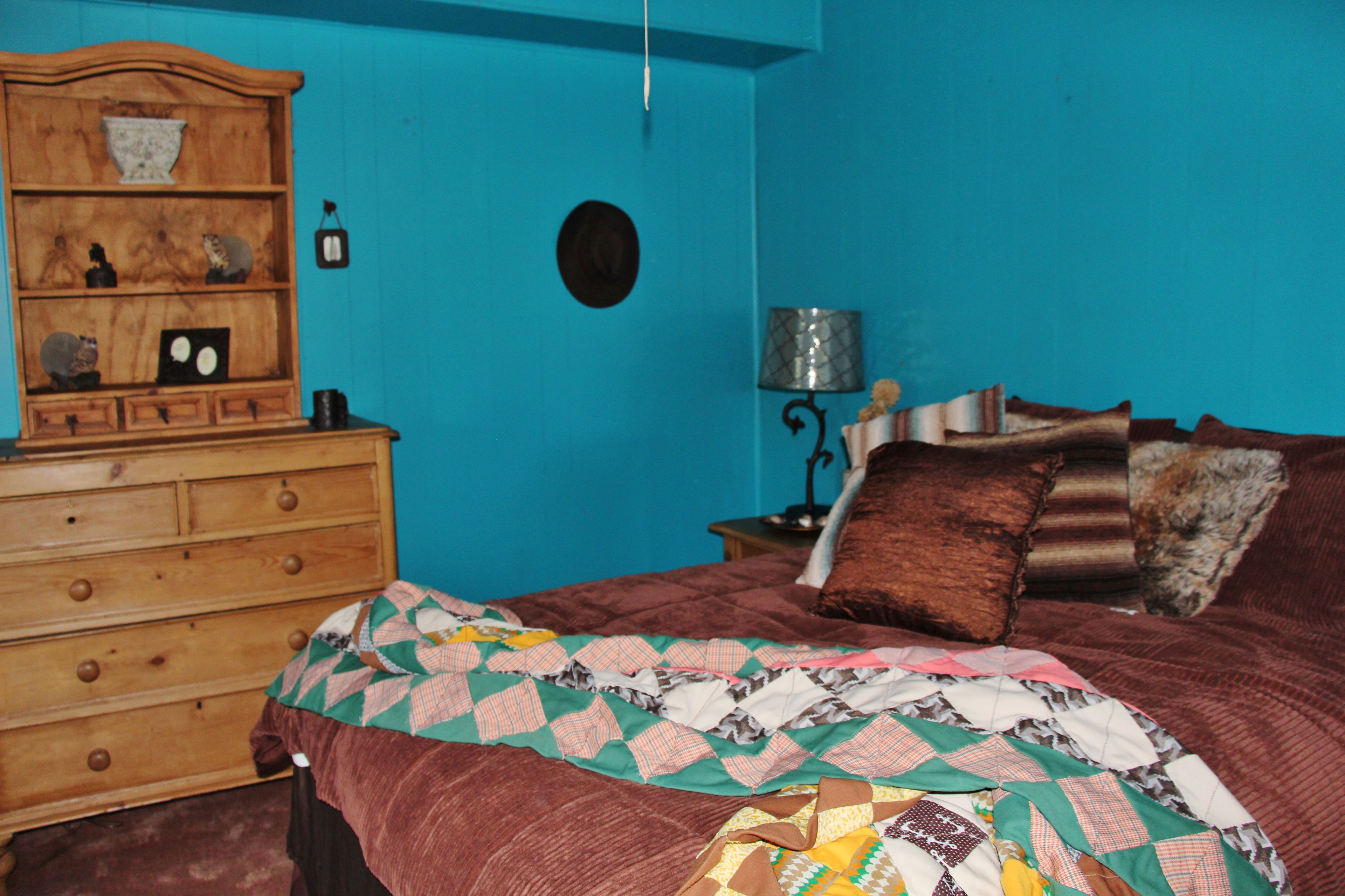 Bedroom 3 | Queen Bed