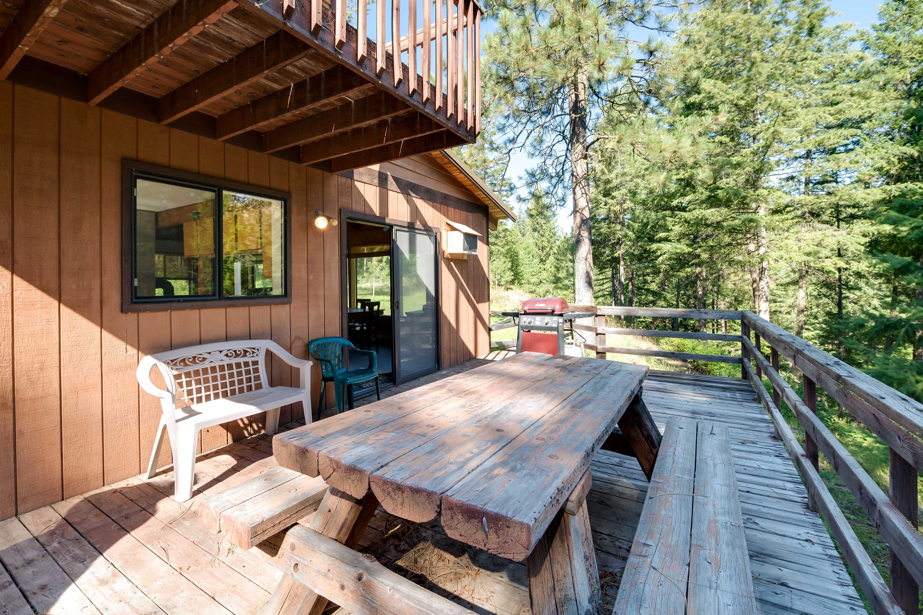 Deck | 1st Floor | Gas Grill | Picnic Table No Longer Available