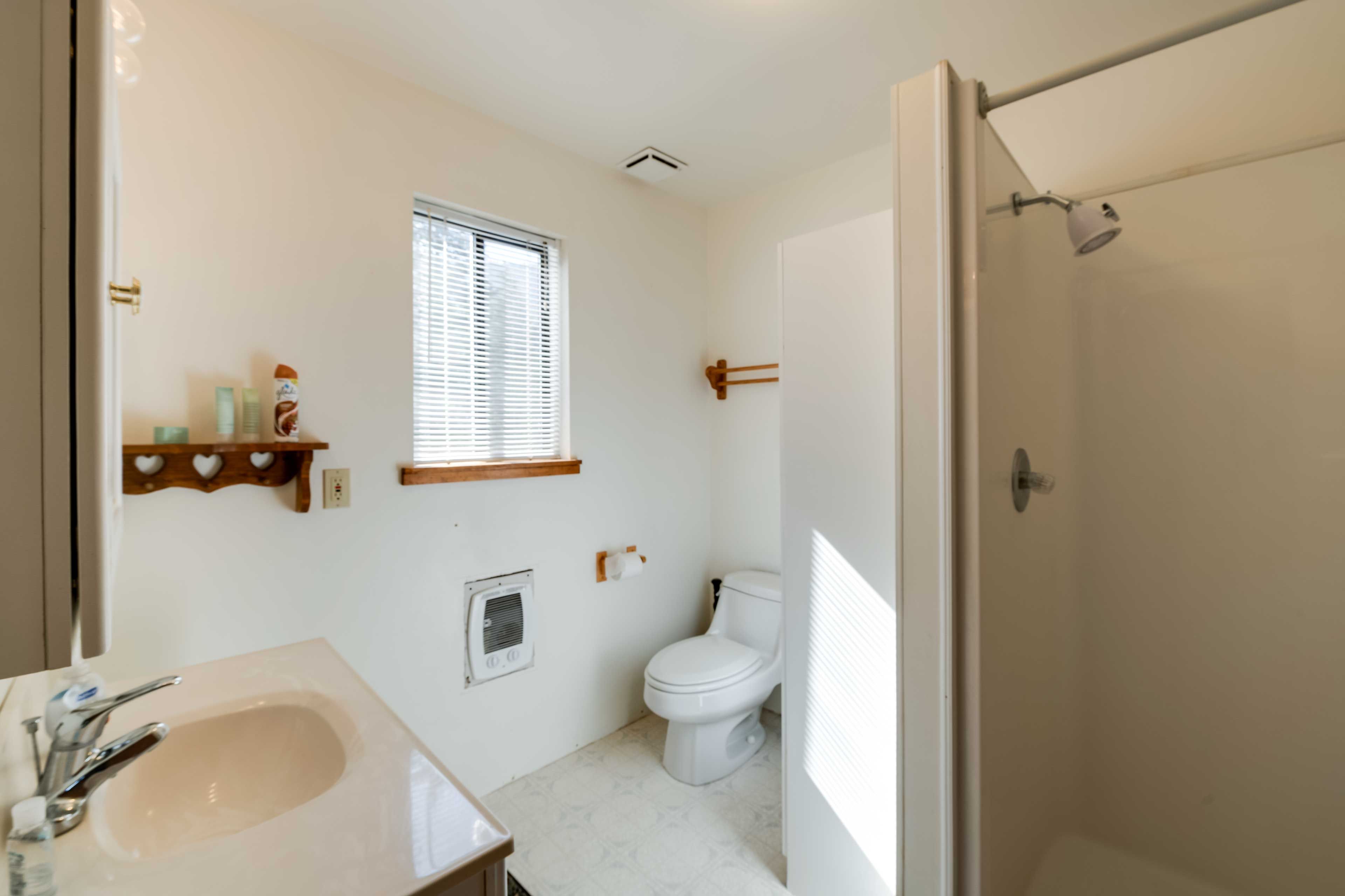 Bathroom | 2nd Floor | Towels Provided