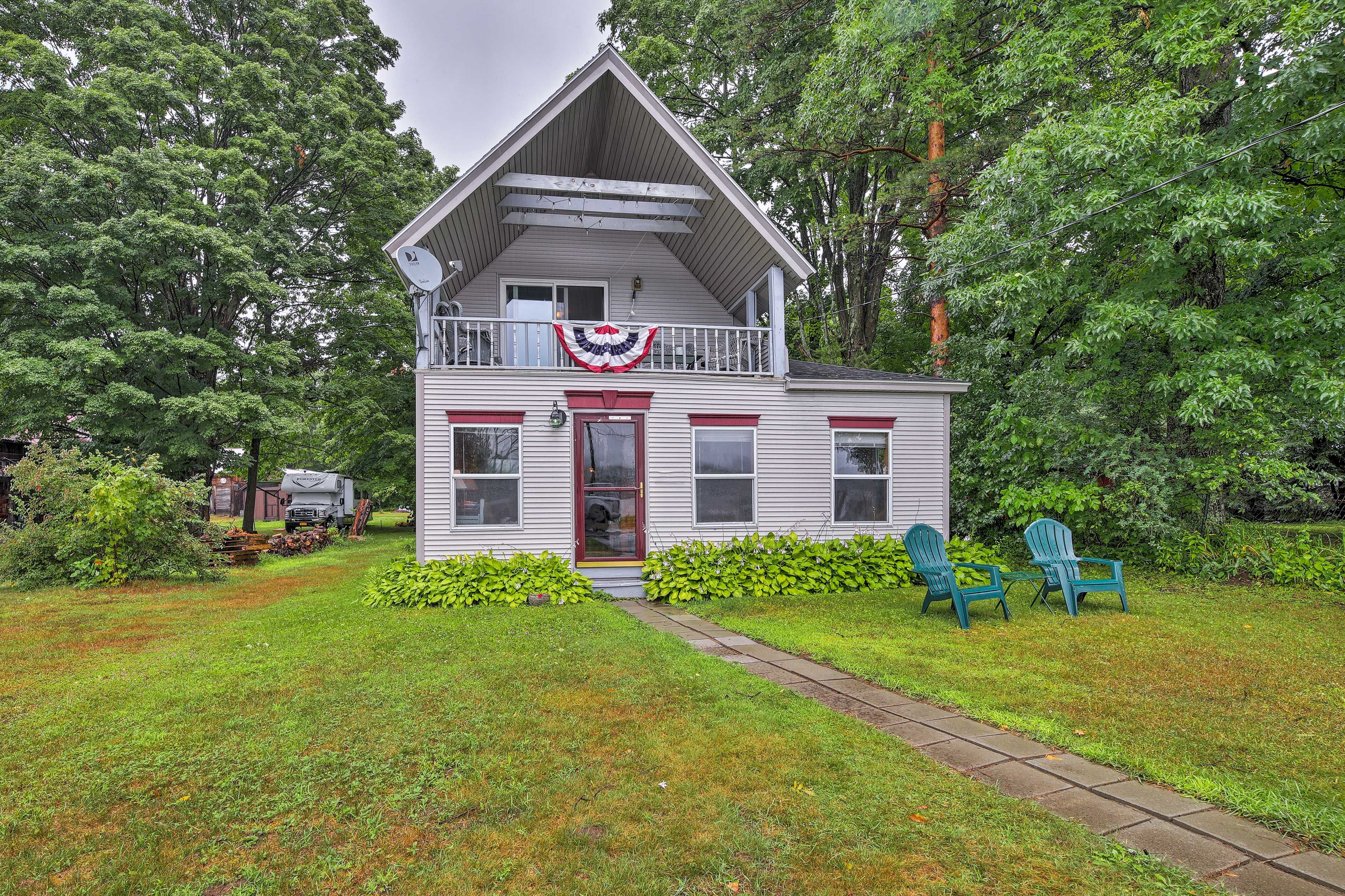 Exterior | Parking | Driveway (2 Vehicles)
