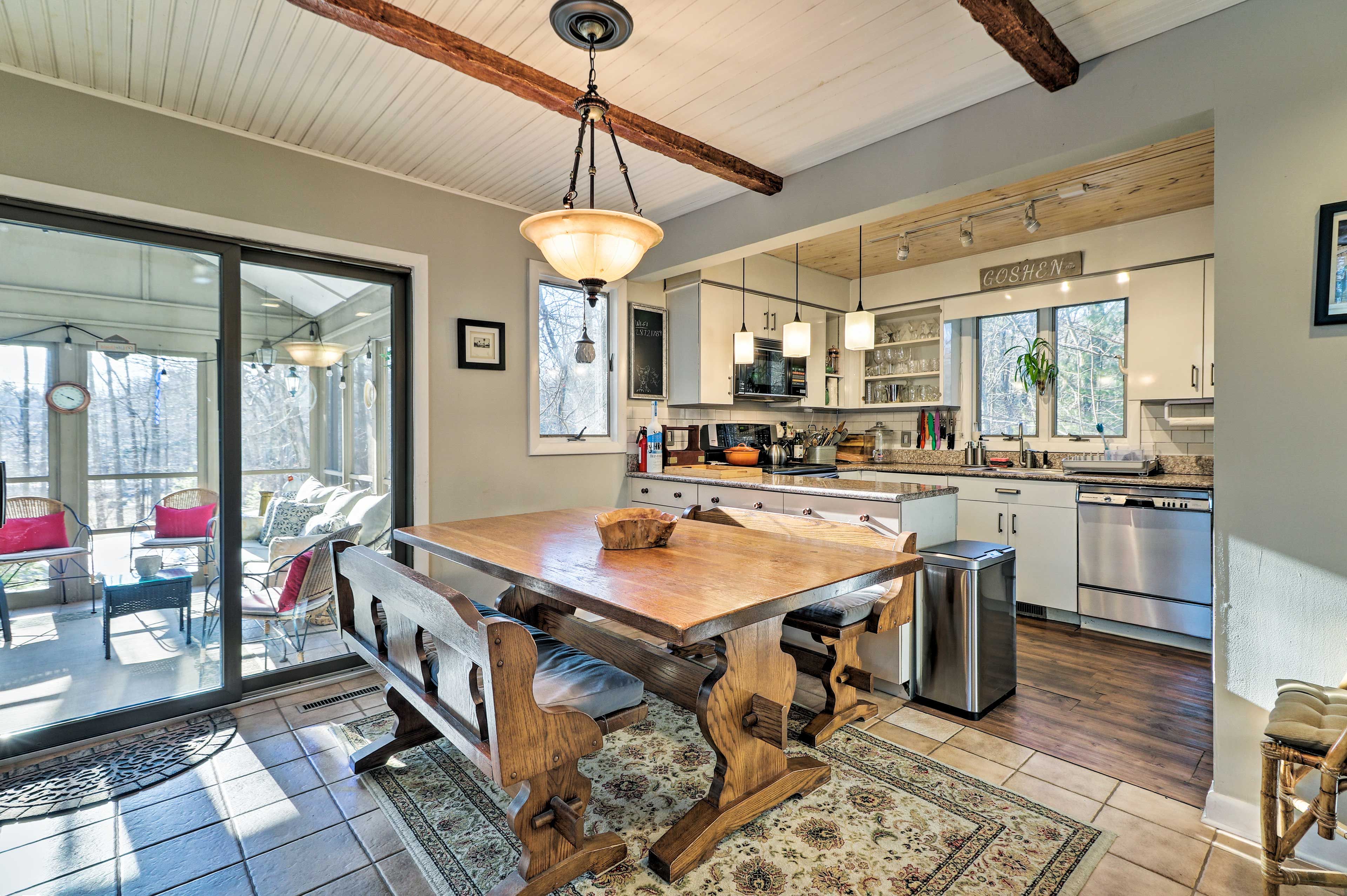 Dining Table | Dishware & Flatware
