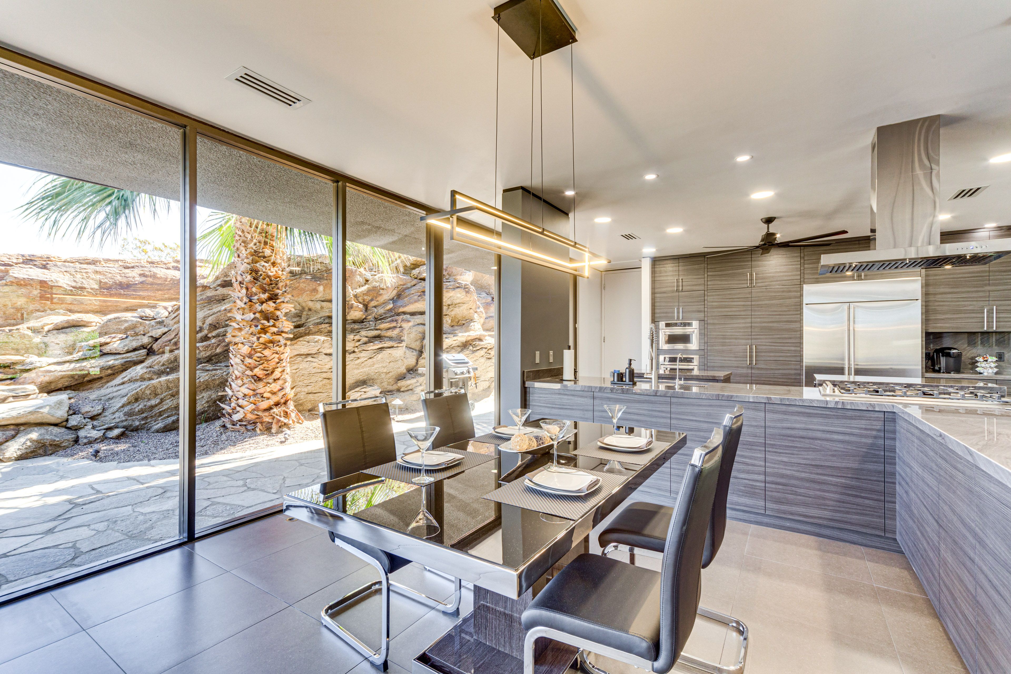 Dining Area | Dishes & Flatware Provided