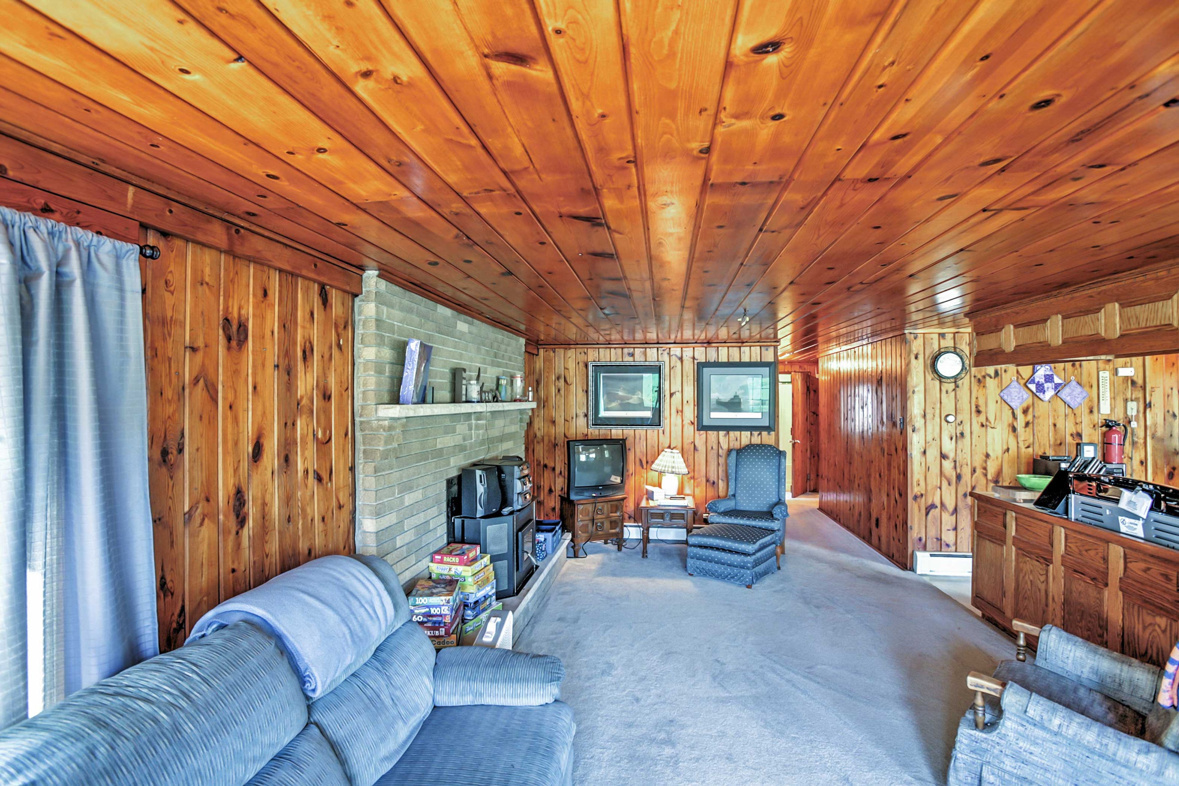 Living Room | TV