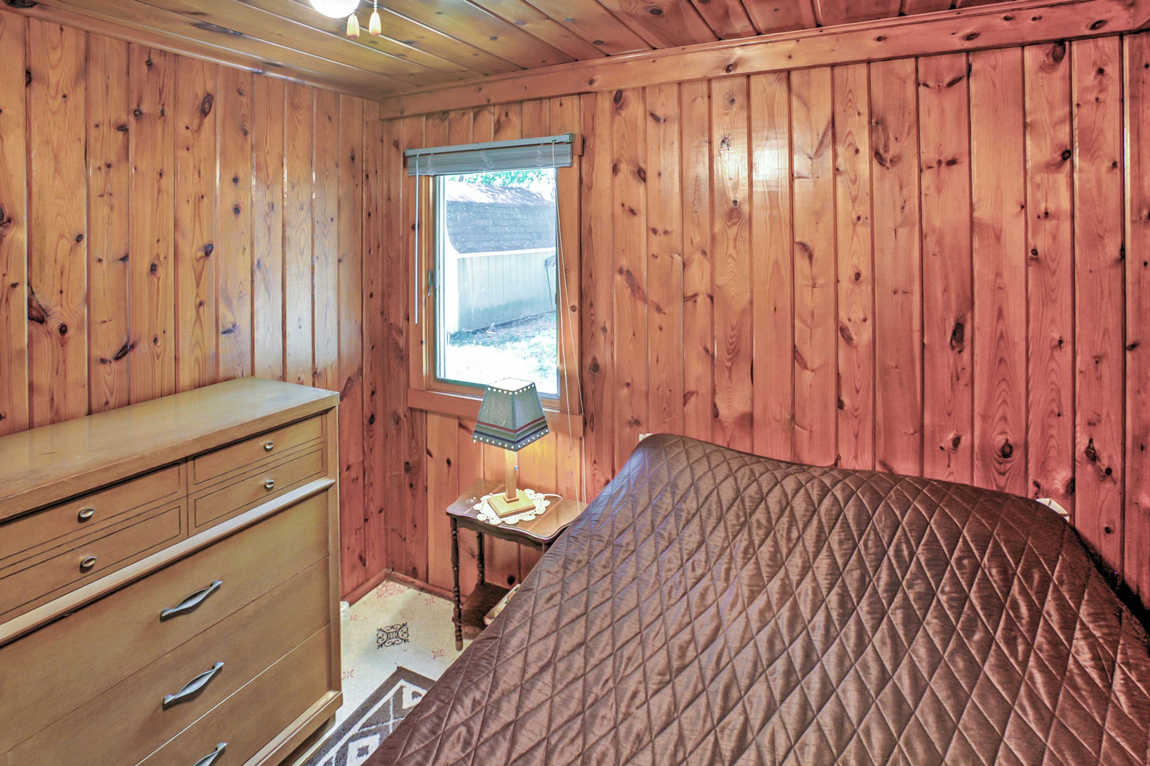 Bedroom 1 | Linens Provided