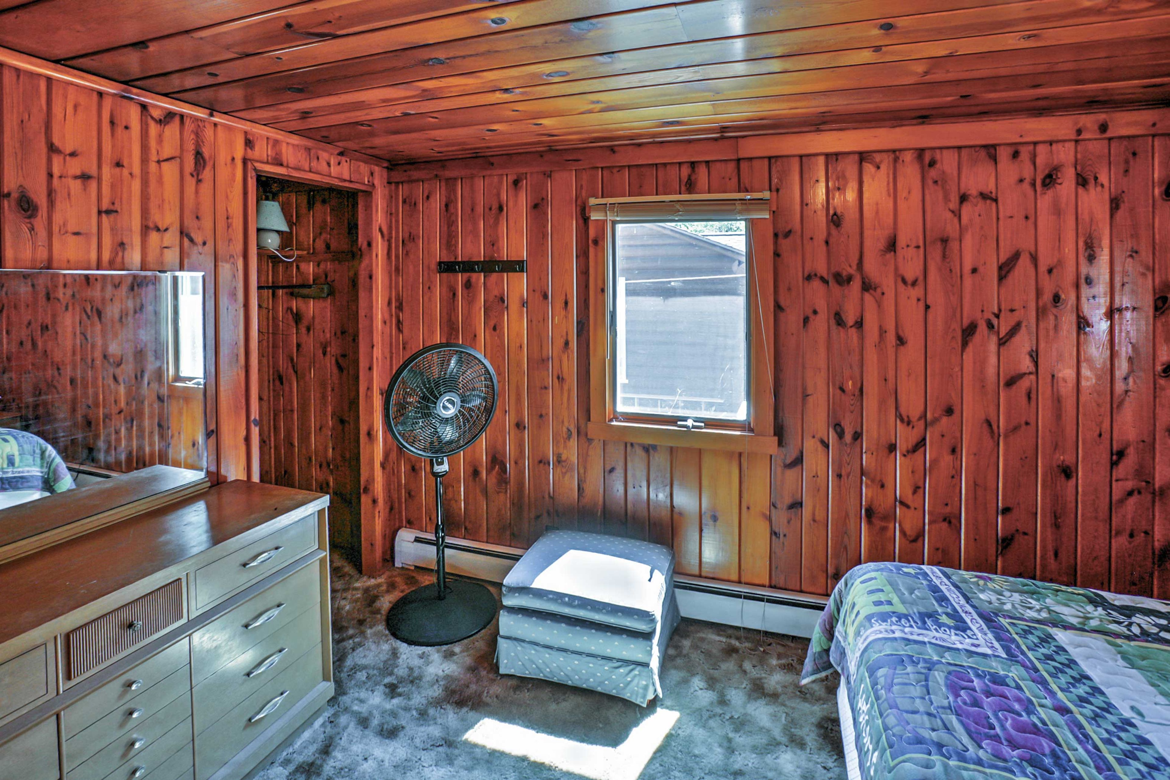 Bedroom 2 | Additional Sleeping | 2 Twin Air Mattresses | Queen Air Mattress