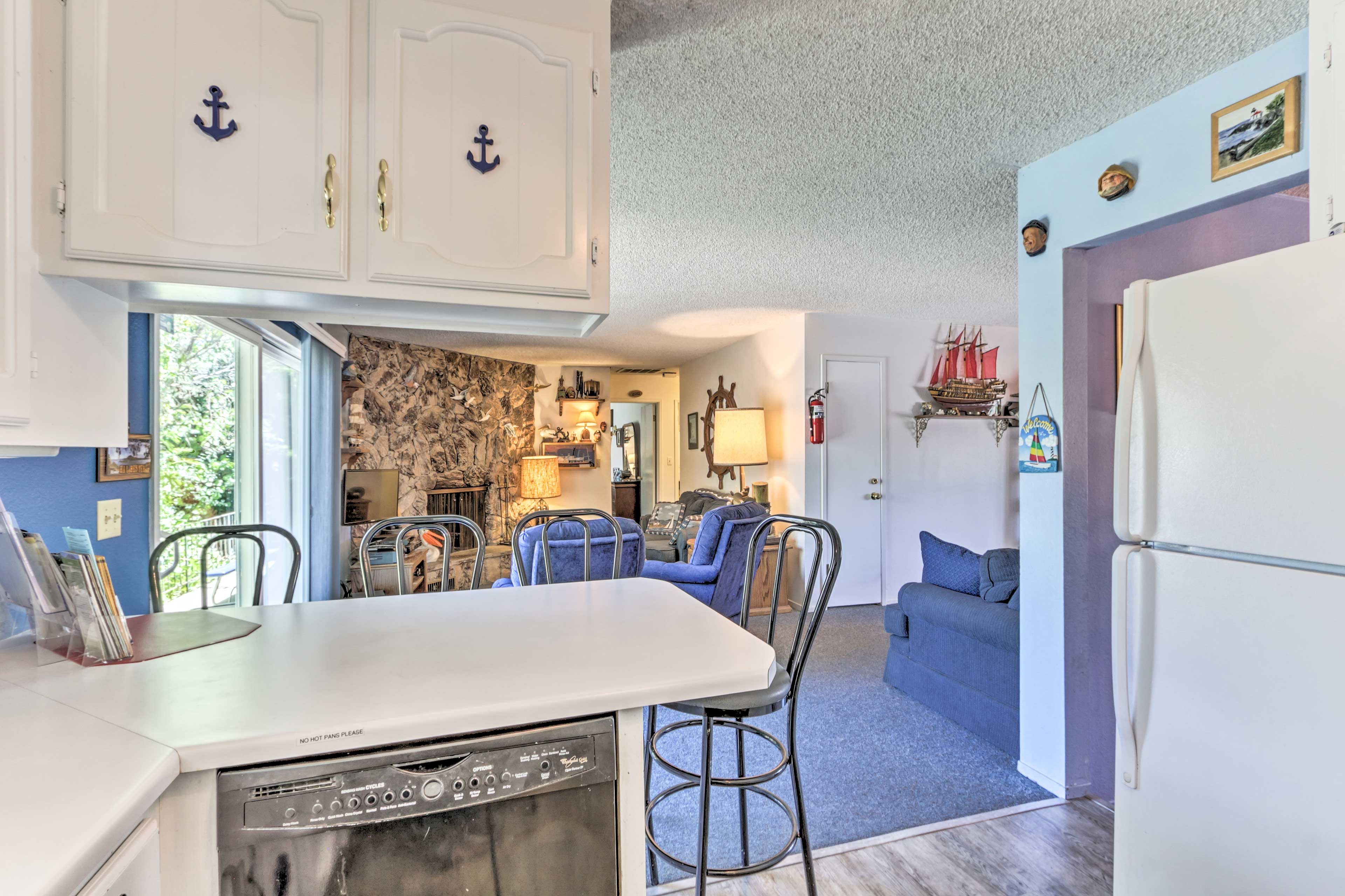 Fully Equipped Kitchen | Microwave