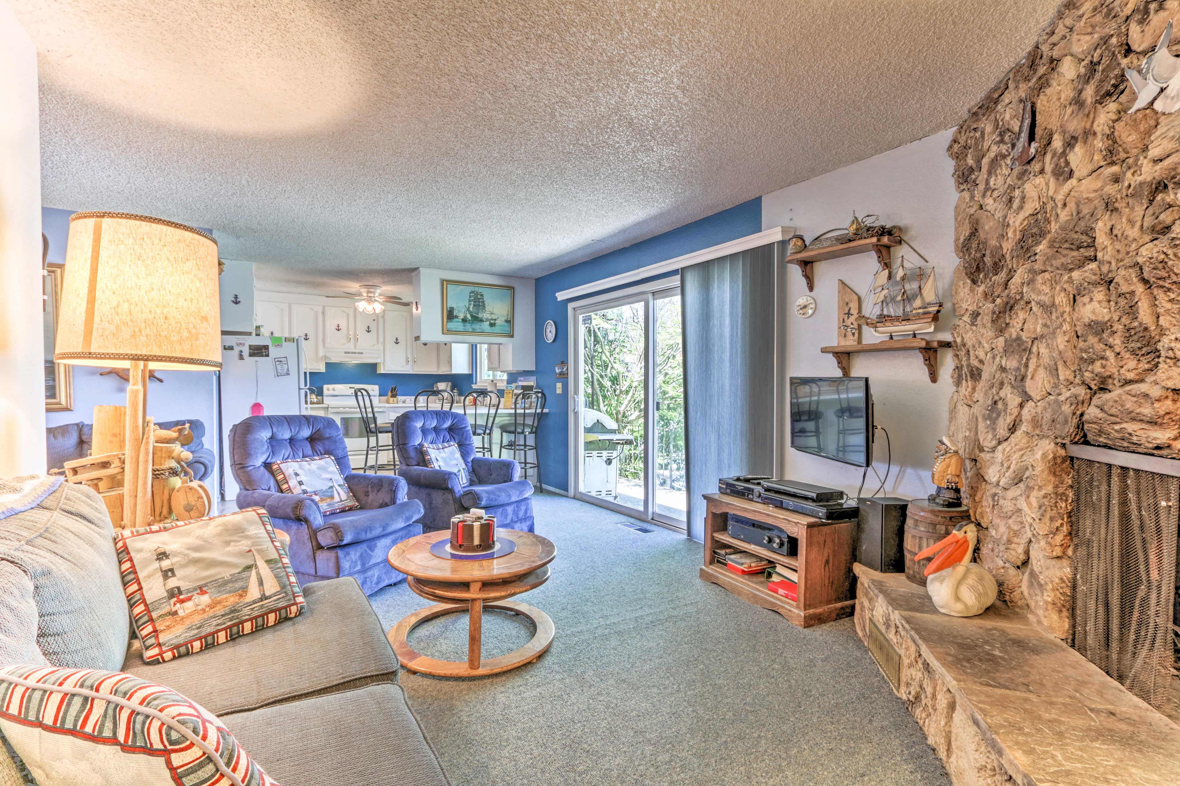 Family Room | Air Conditioning | Free WiFi