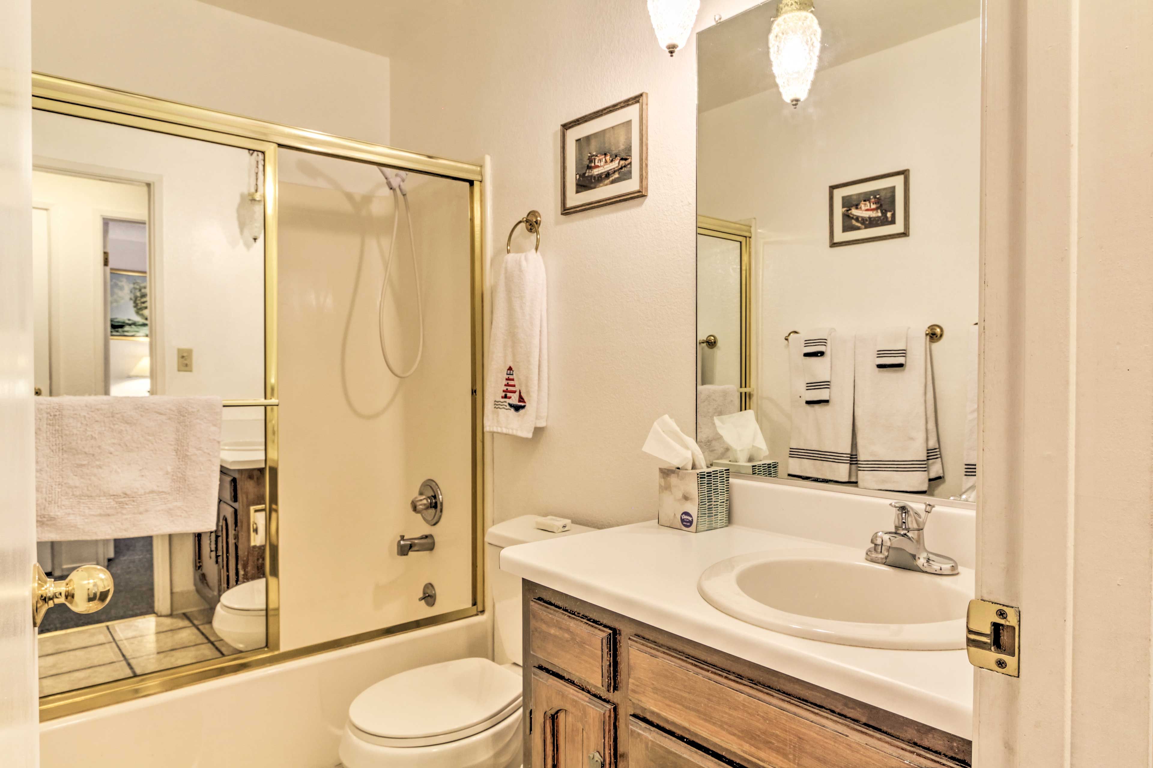 Bathroom | Towels Provided