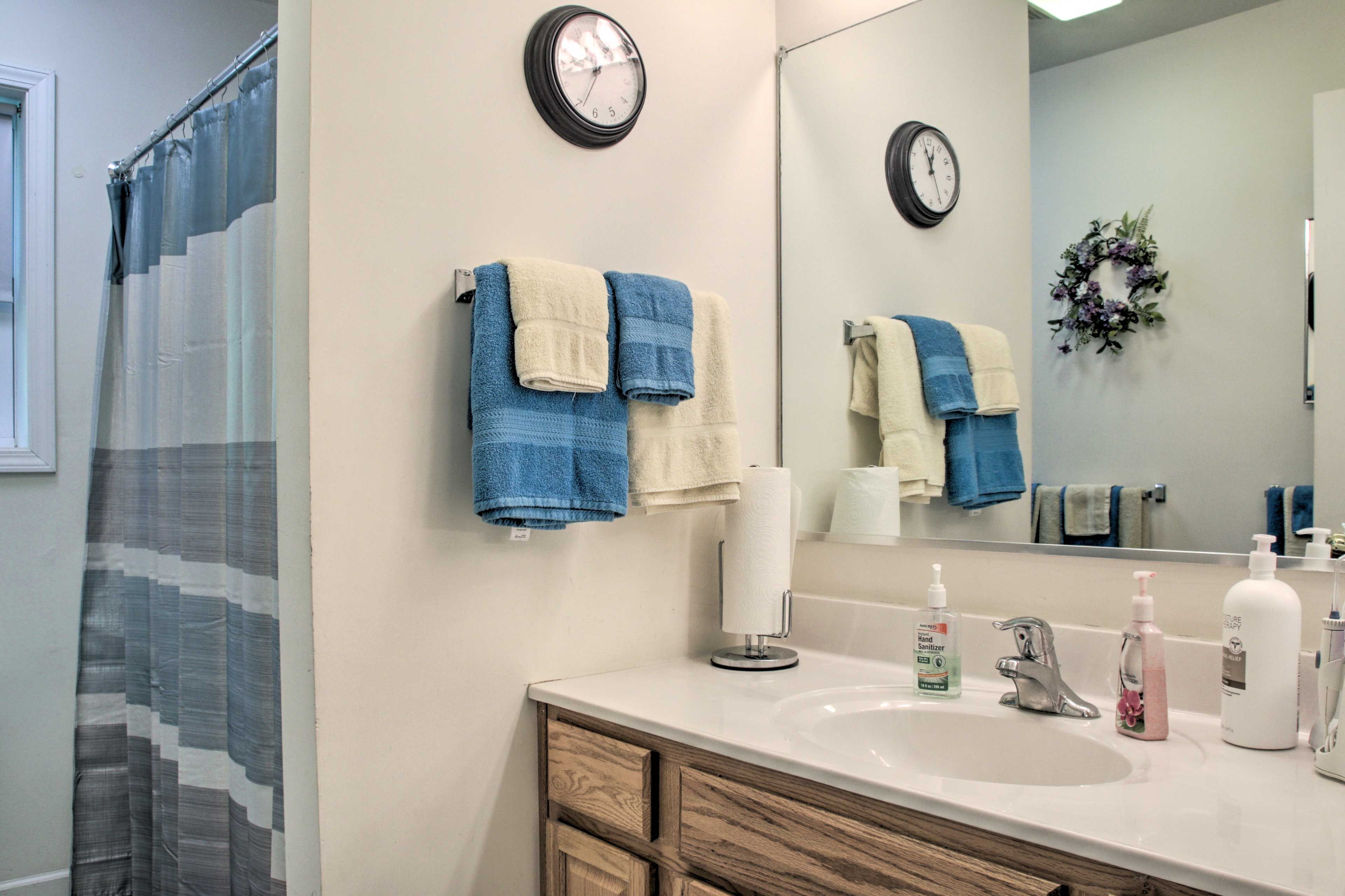 Bathroom | Ground Floor | Complimentary Toiletries | Towels Provided