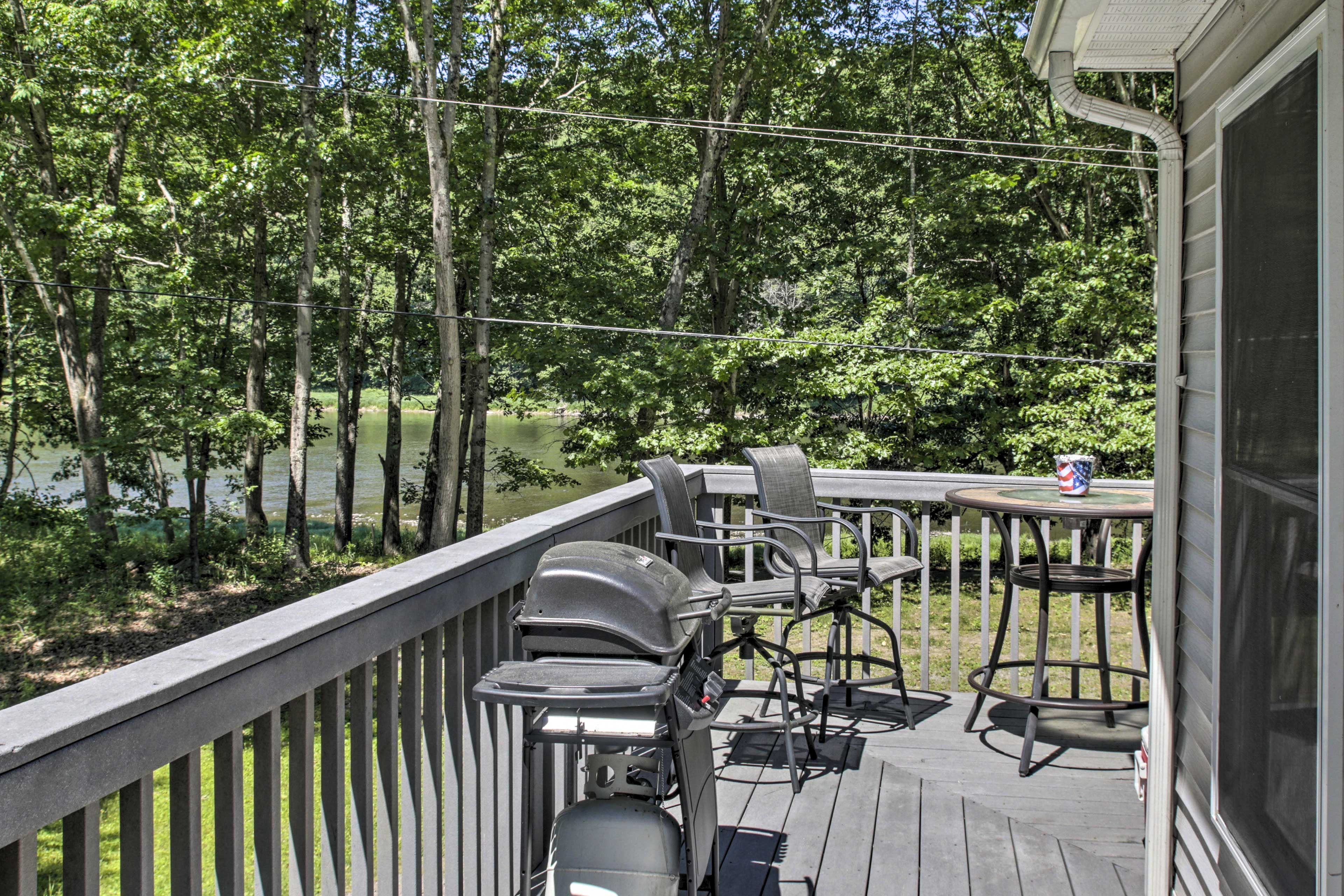 Wraparound Deck | Main Floor | Gas Grill