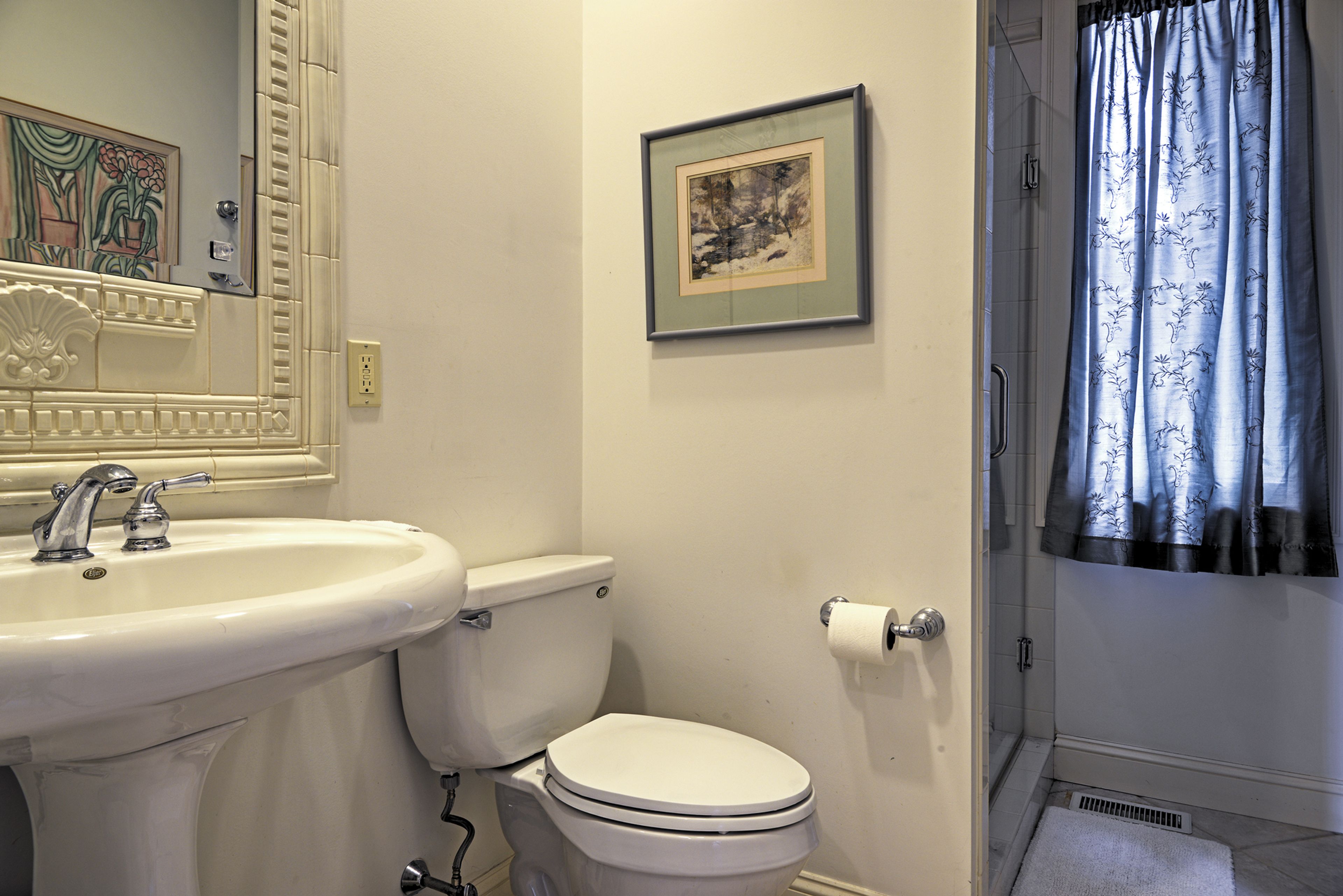 Bathroom | Upper Level