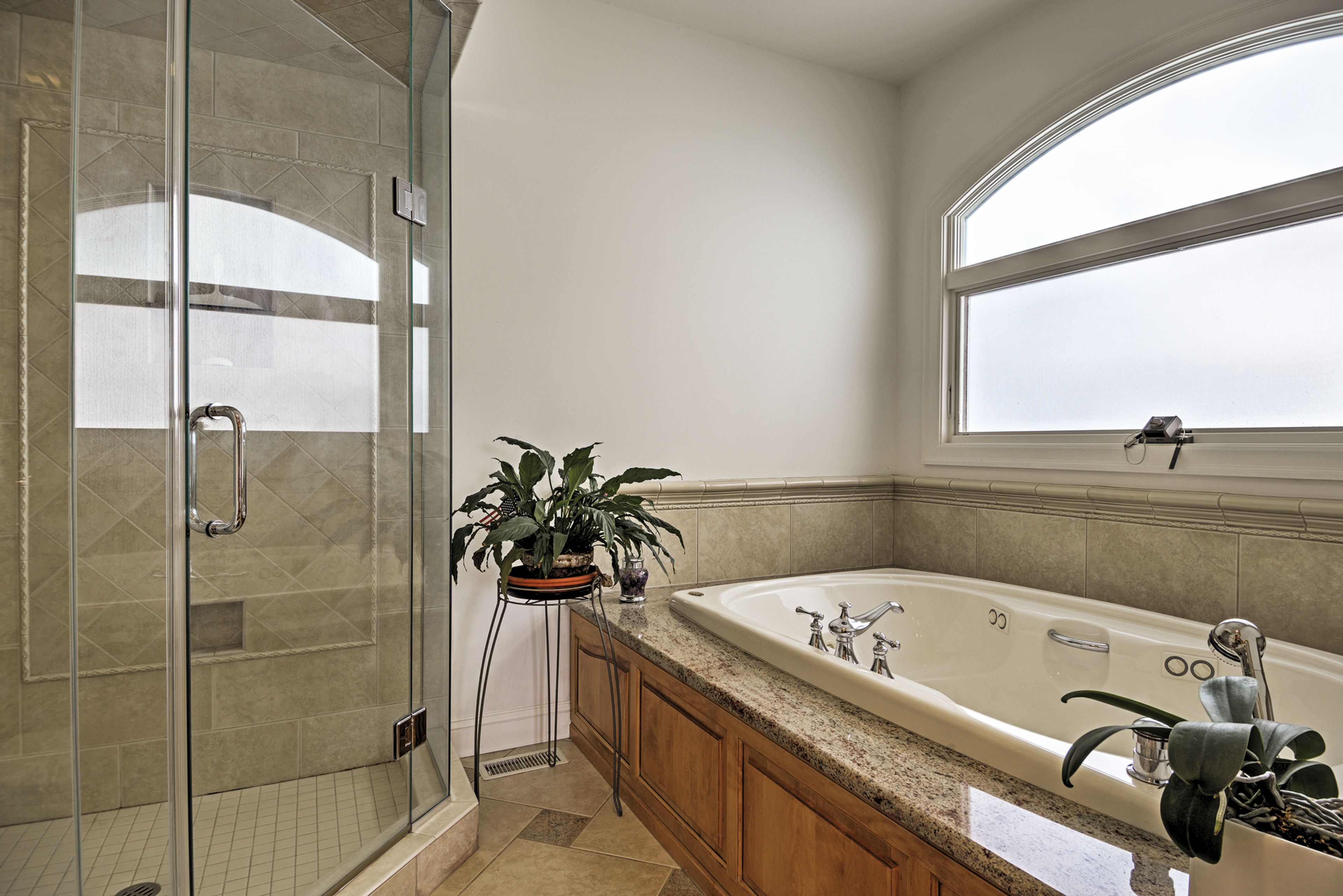 En-Suite Bathroom | Jetted Tub