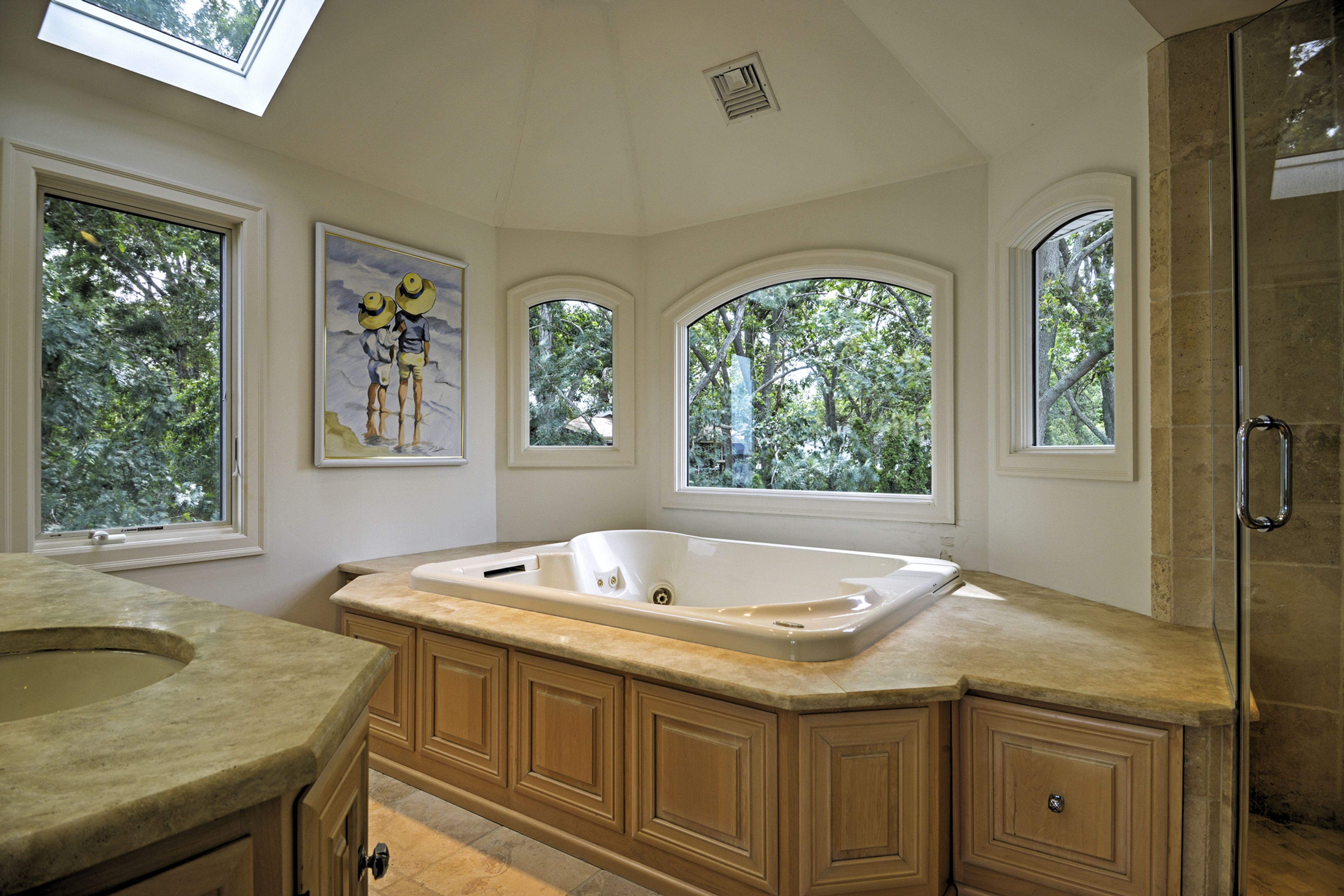 En-Suite Bathroom | Jetted Tub