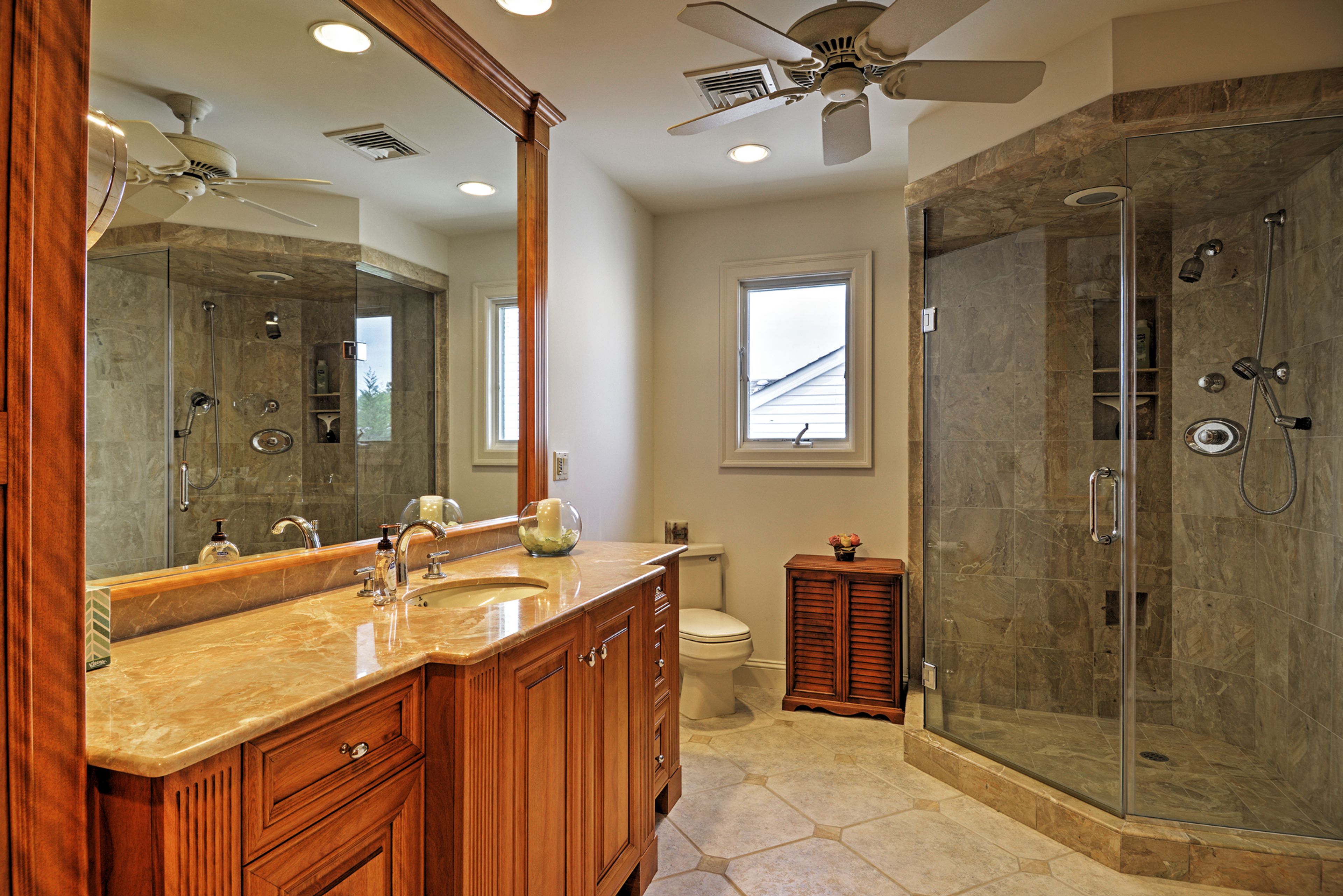 En-Suite Bathroom | Upper Level