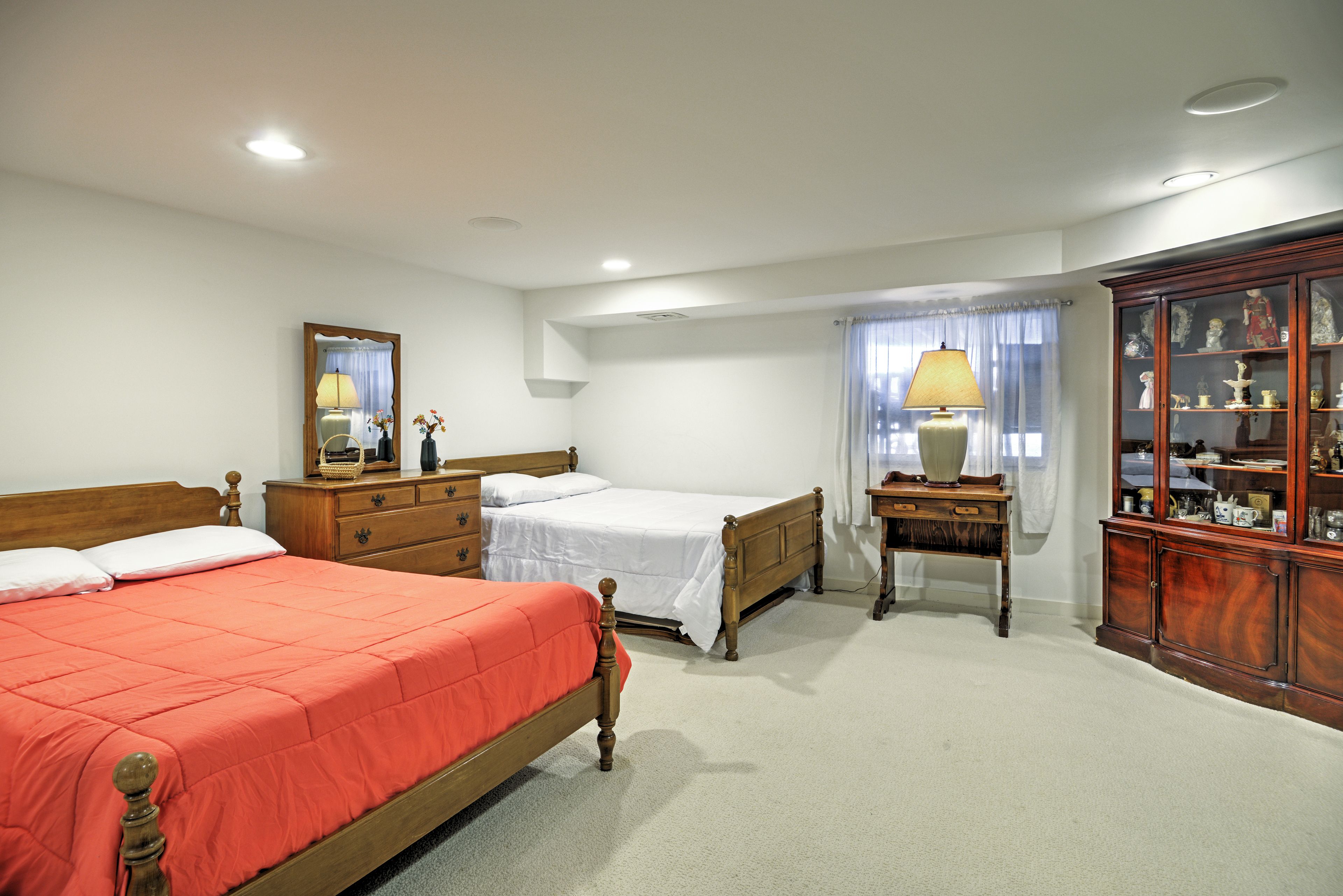 Bedroom 6 | 2 Full Beds | Cable TV | Lower Level