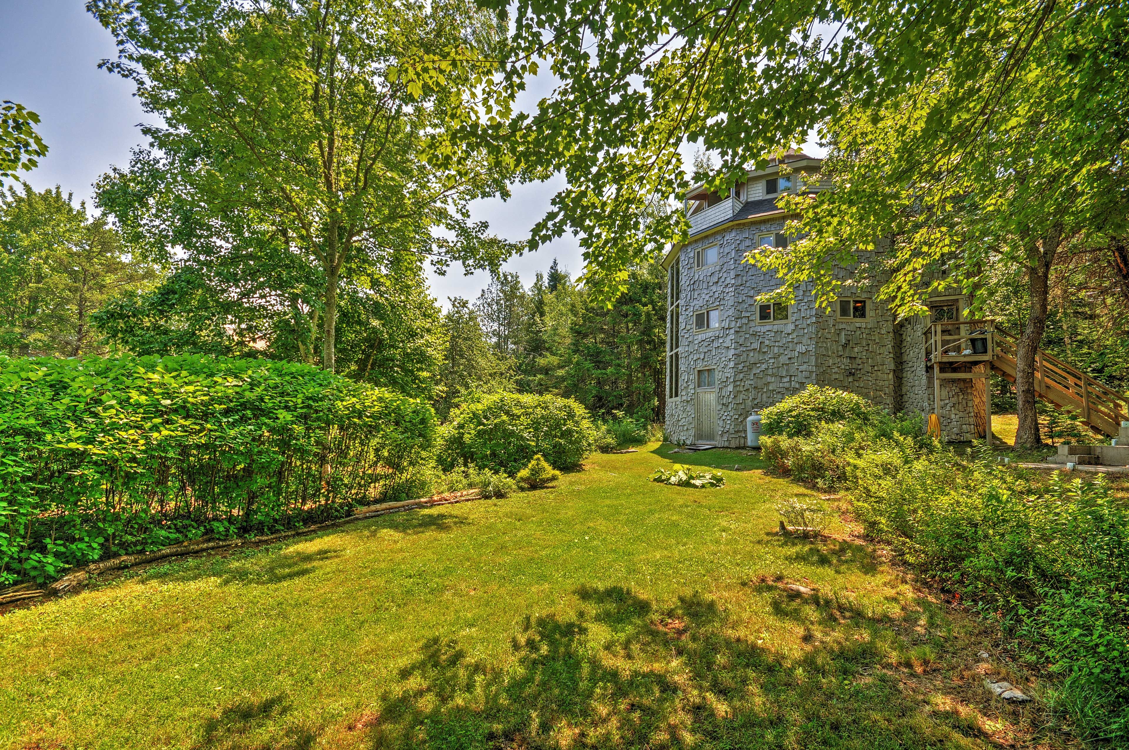 Private Yard | Pet Friendly w/ Fee (2 Pets Max)