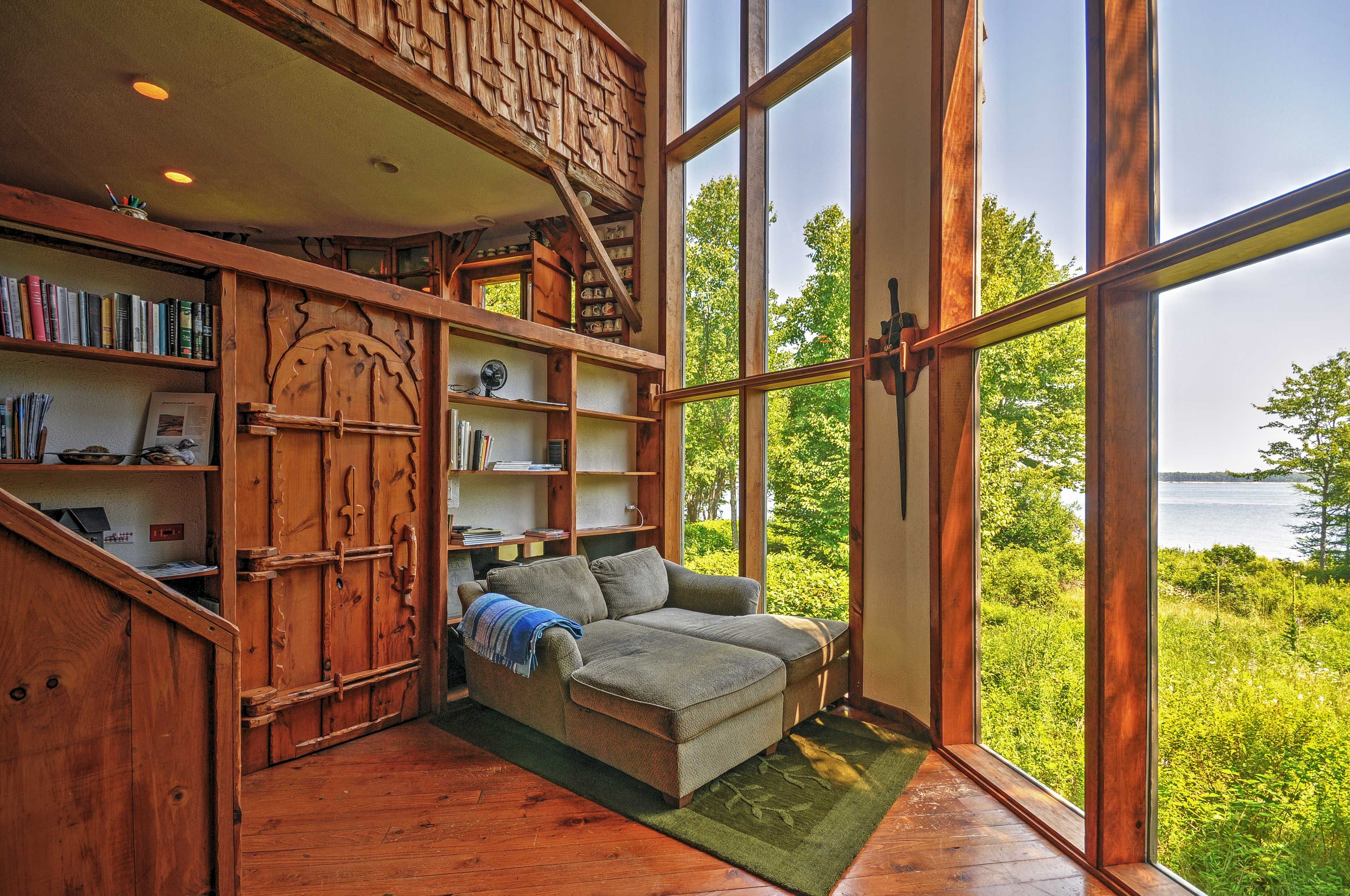 Den | Free WiFi | Ocean Views | Stairs Required to Enter