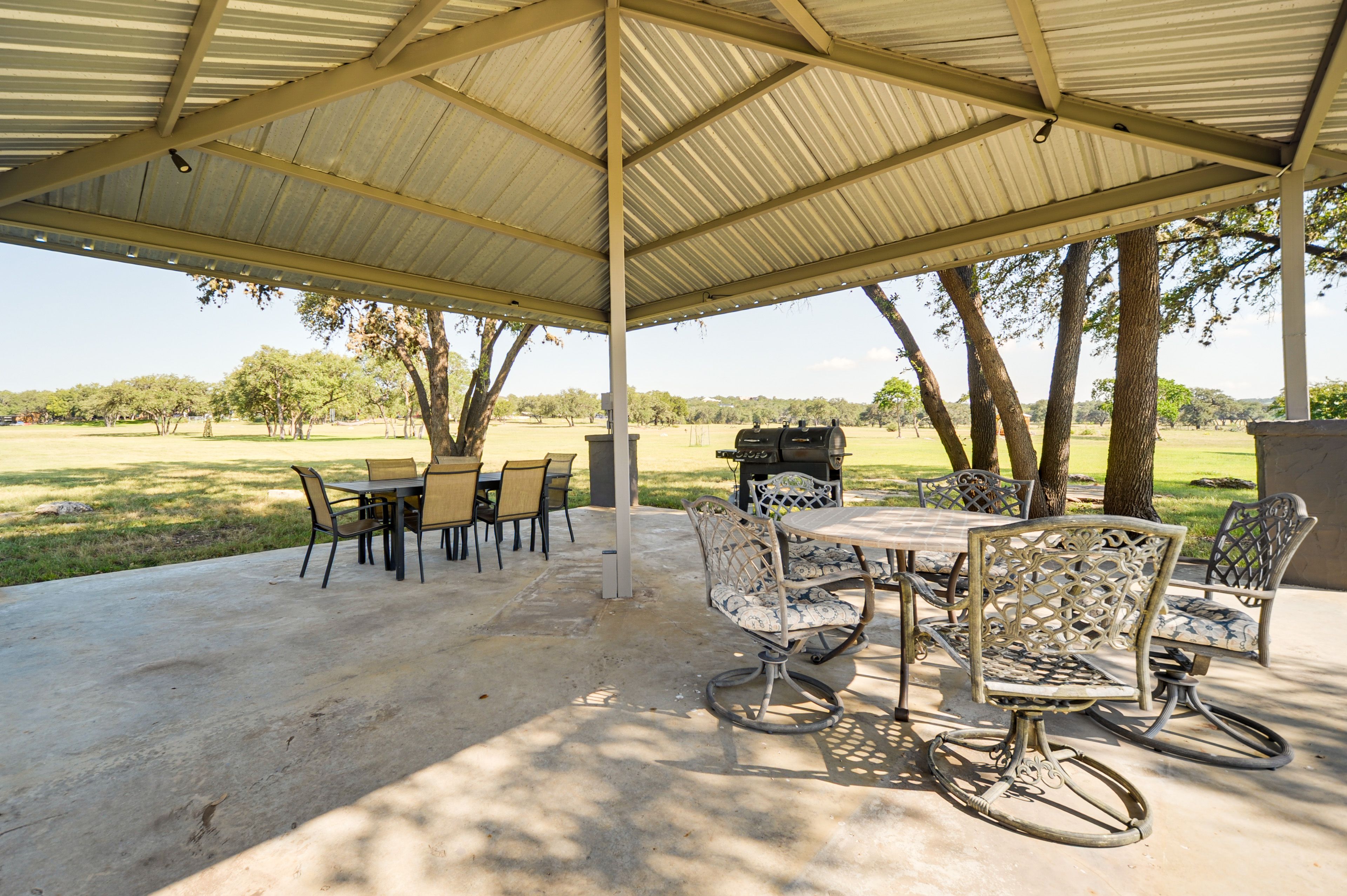 Gazebo | Outdoor Dining
