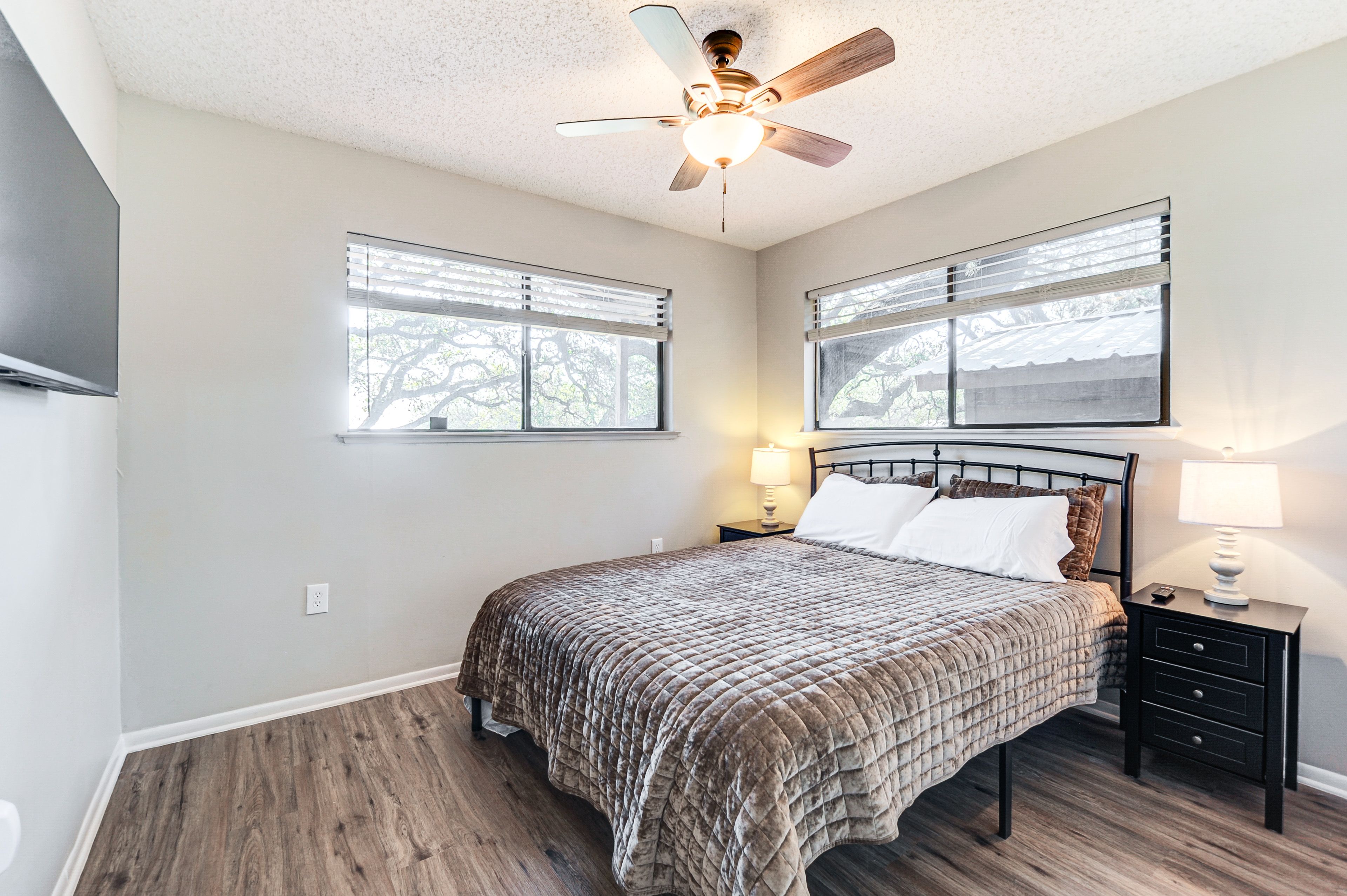 Bedroom 3 | Queen Bed | Linens Provided | 1st Level