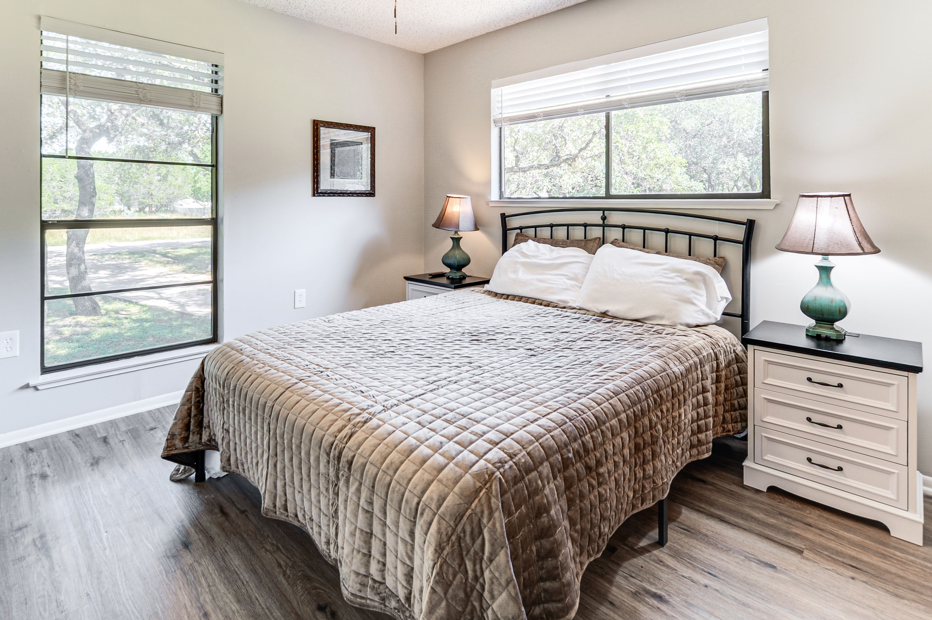 Bedroom 2 | Queen Bed | Linens Provided | 1st Level