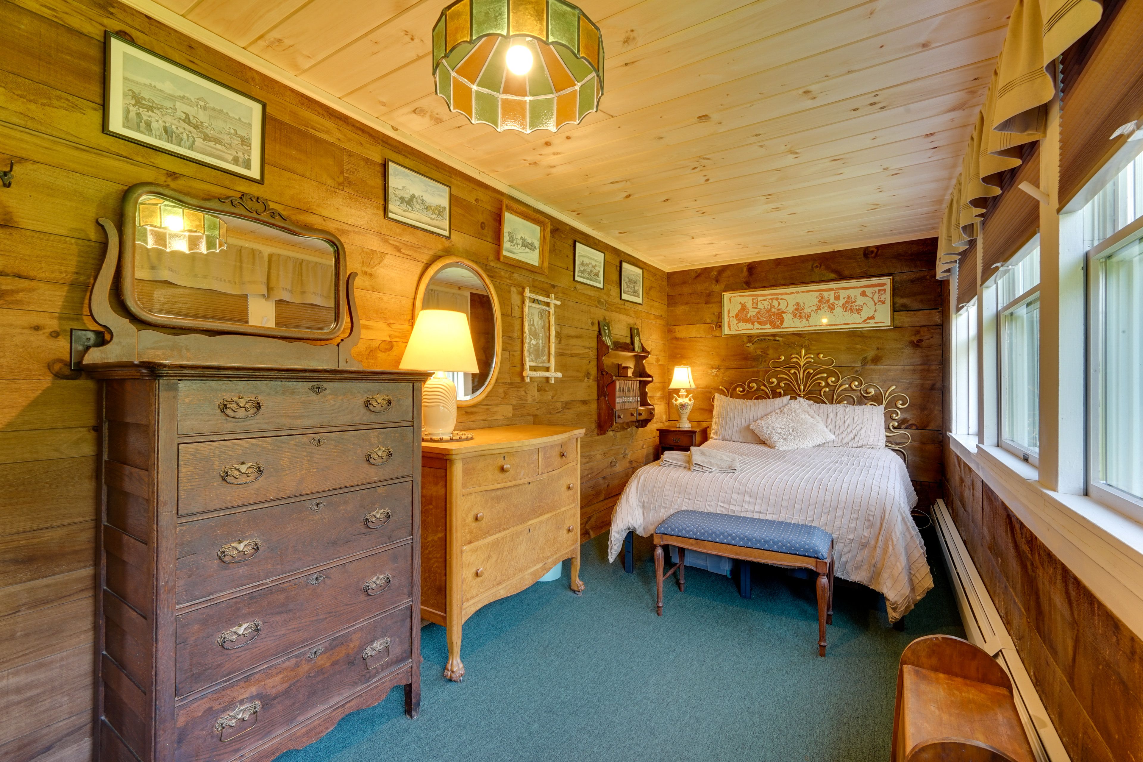 Bedroom 1 | Full Bed | 1st Floor | Linens Provided