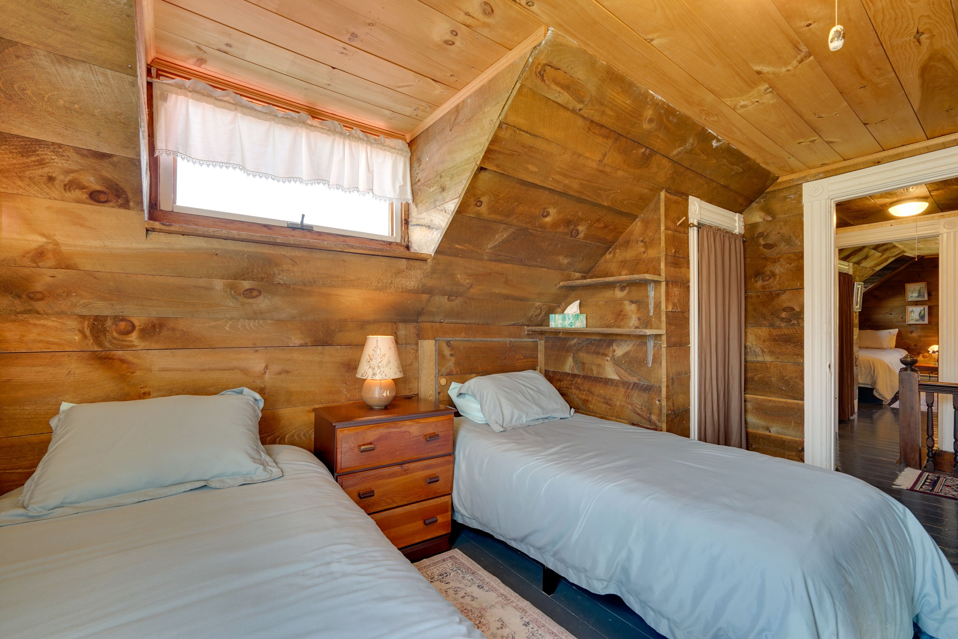 Bedroom 4 | 2 Twin Beds | 2nd Floor