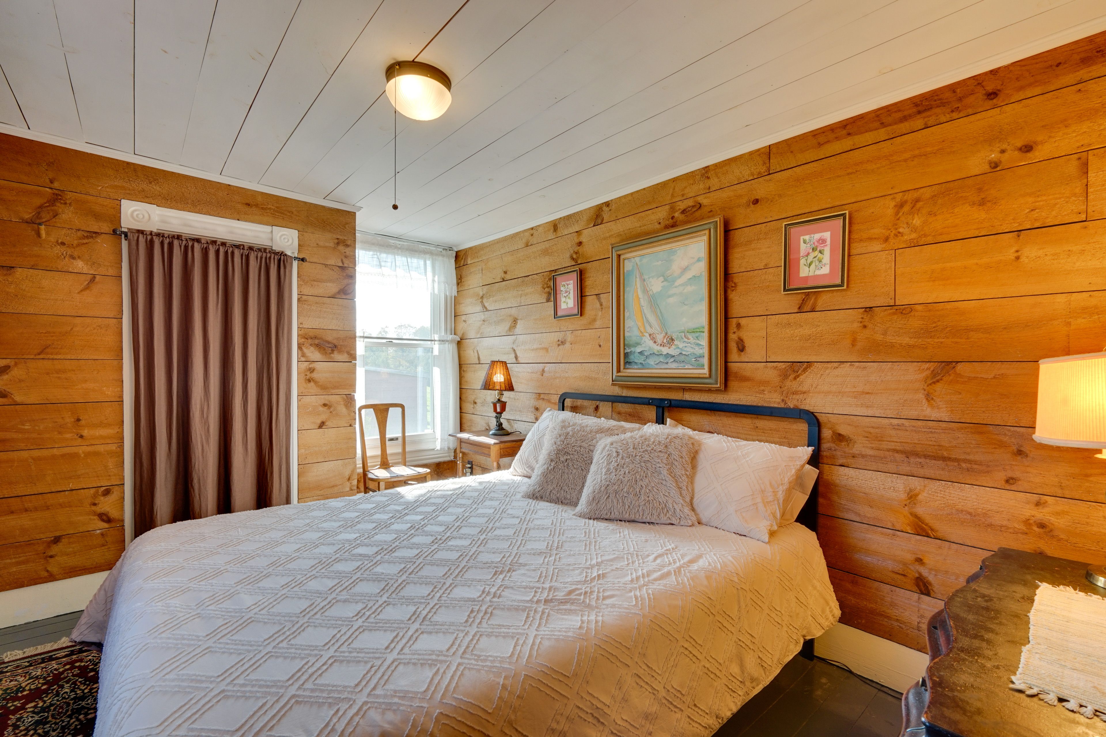 Bedroom 5 | Queen Bed