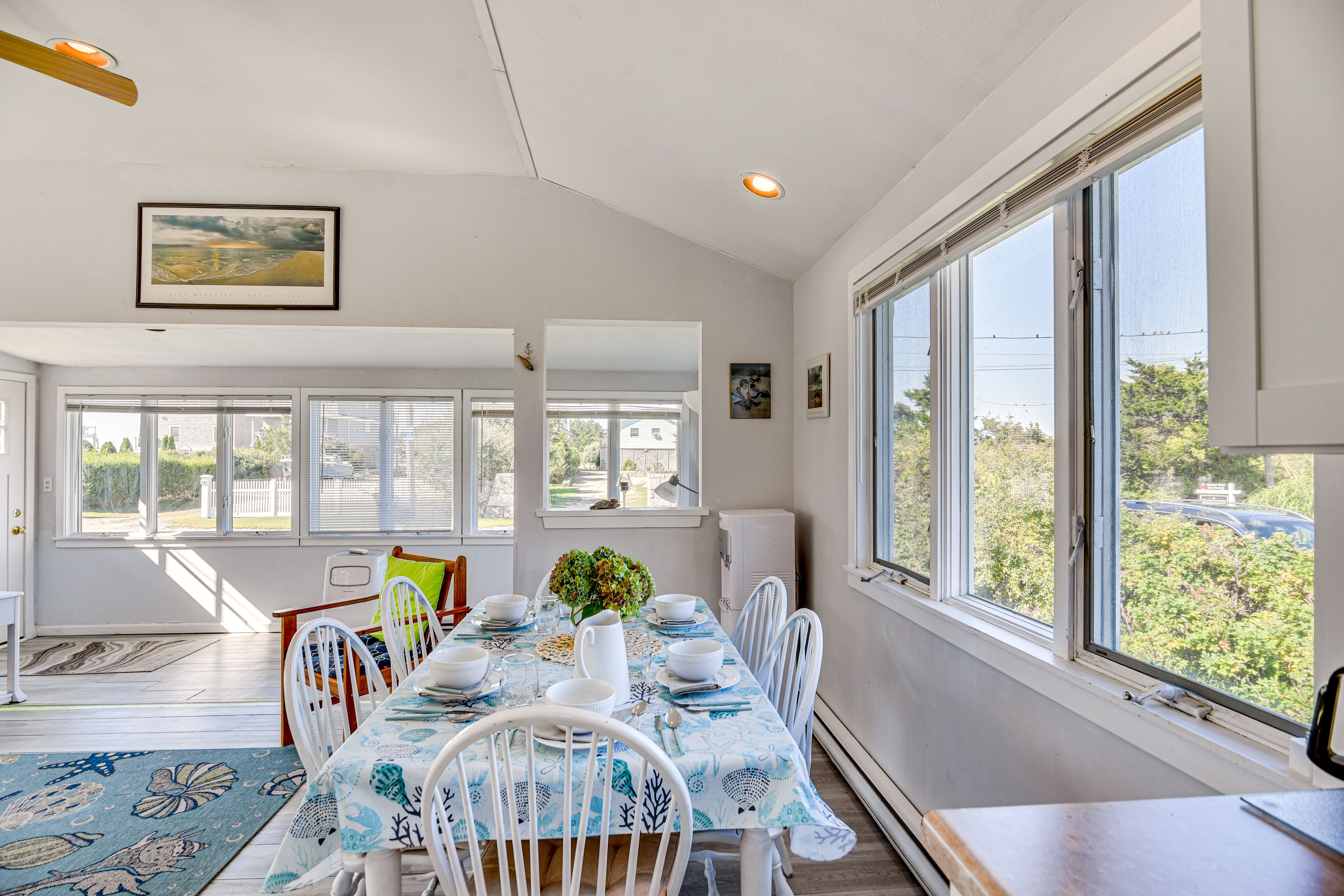 Dining Area | Dishware & Flatware Provided