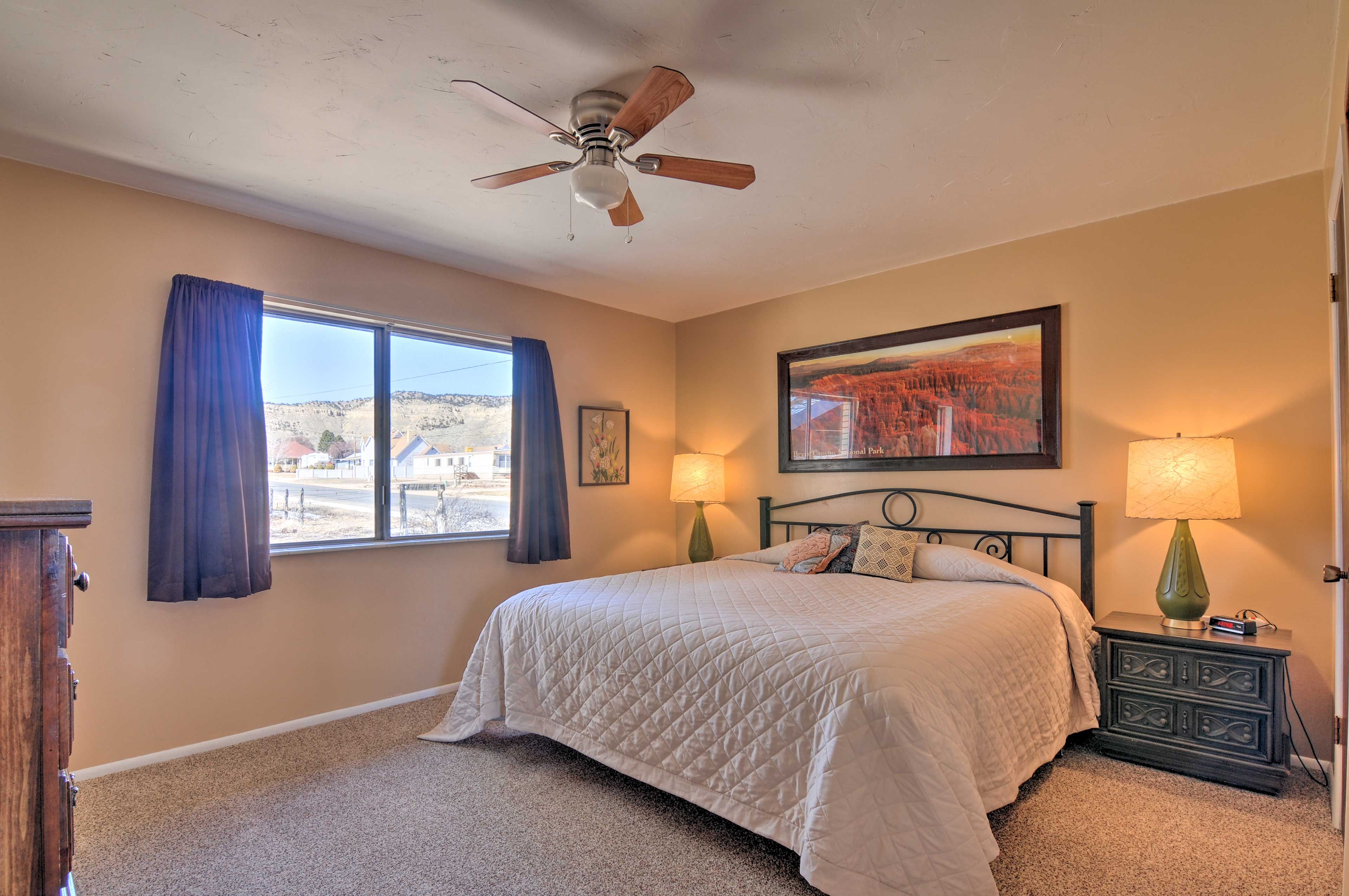 Bedroom 1 | Main Floor | King Bed