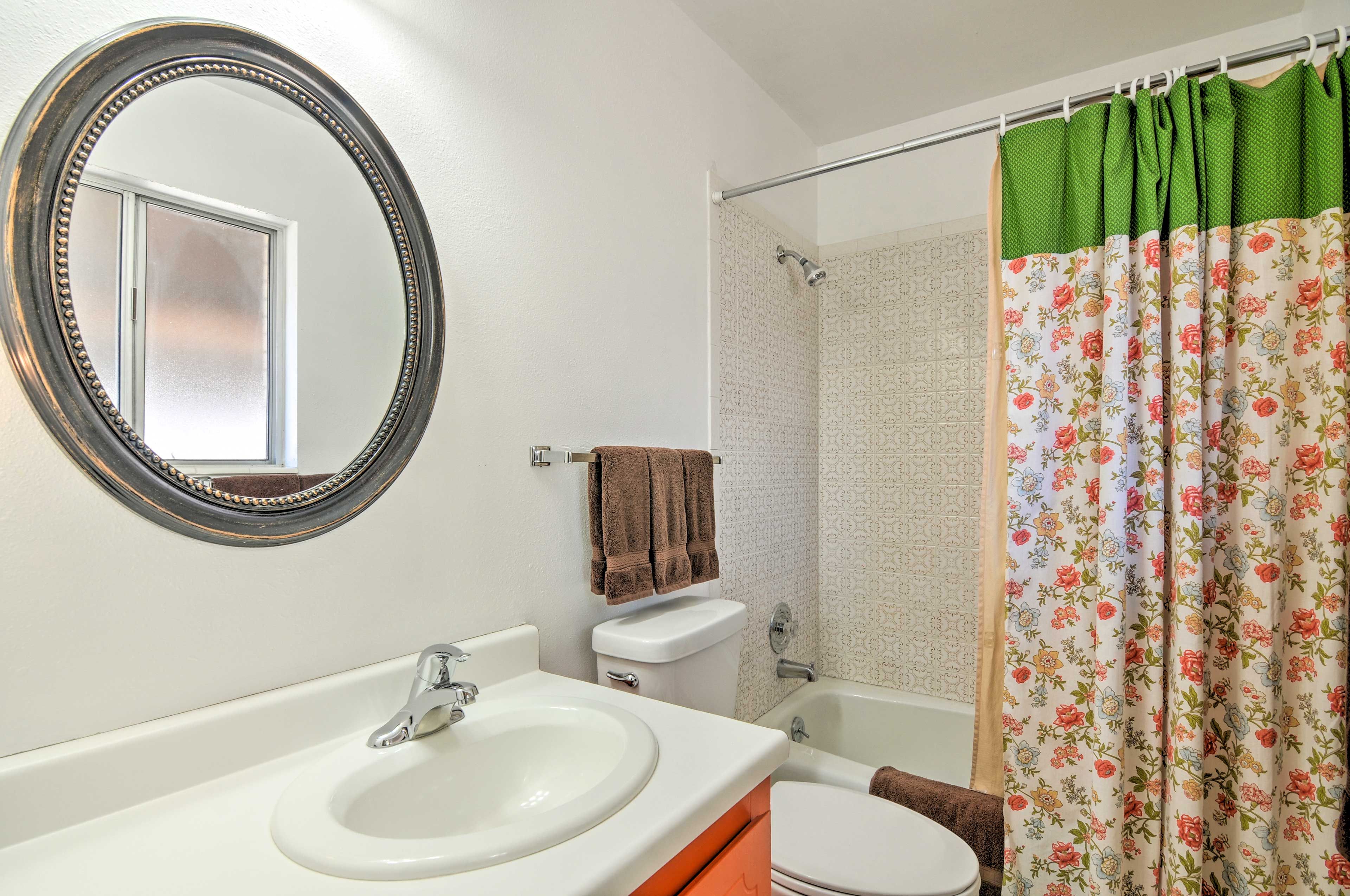 En-Suite Bathroom | Towels Provided