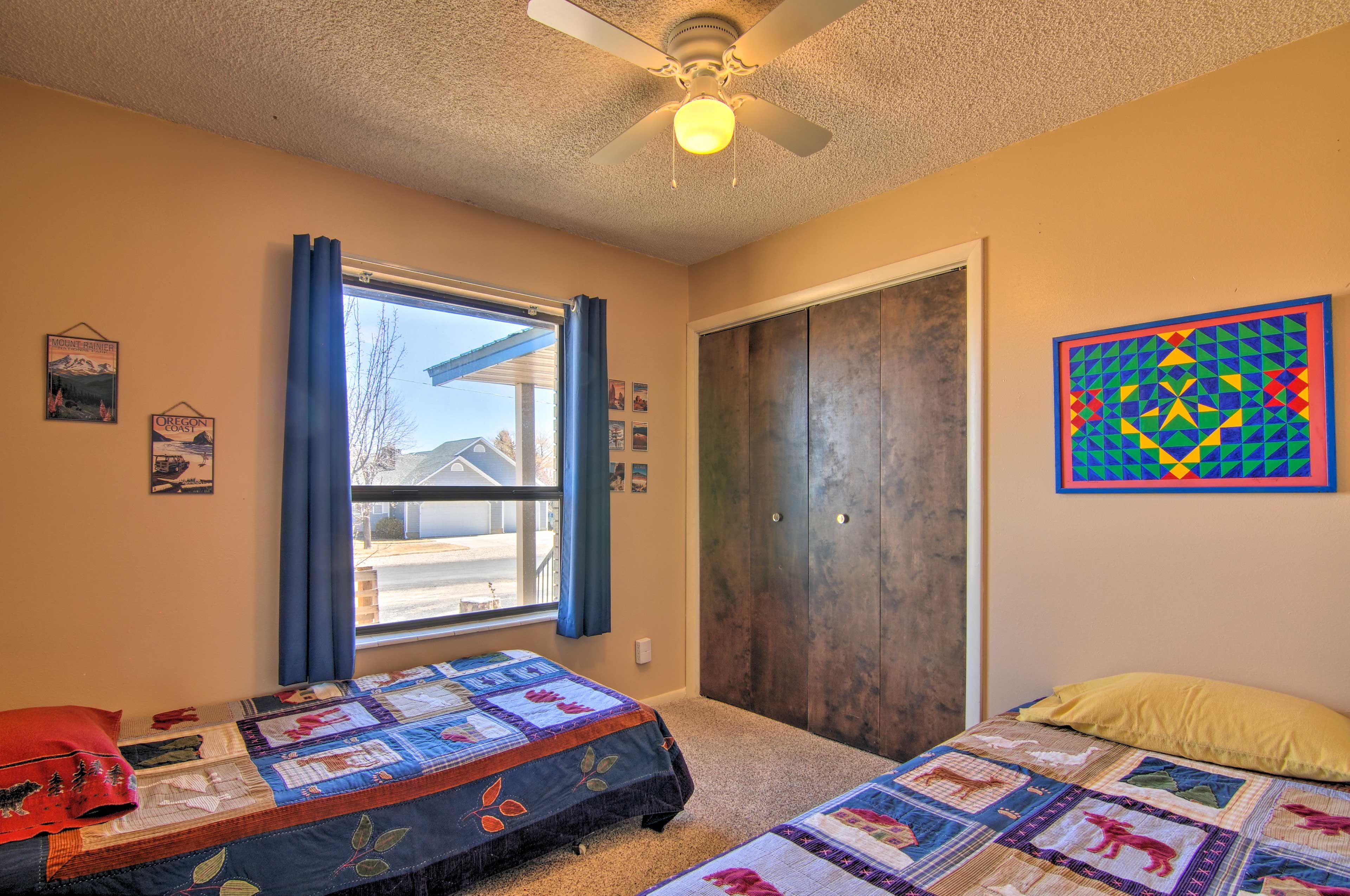 Bedroom 3 | Main Floor | 2 Twin Beds