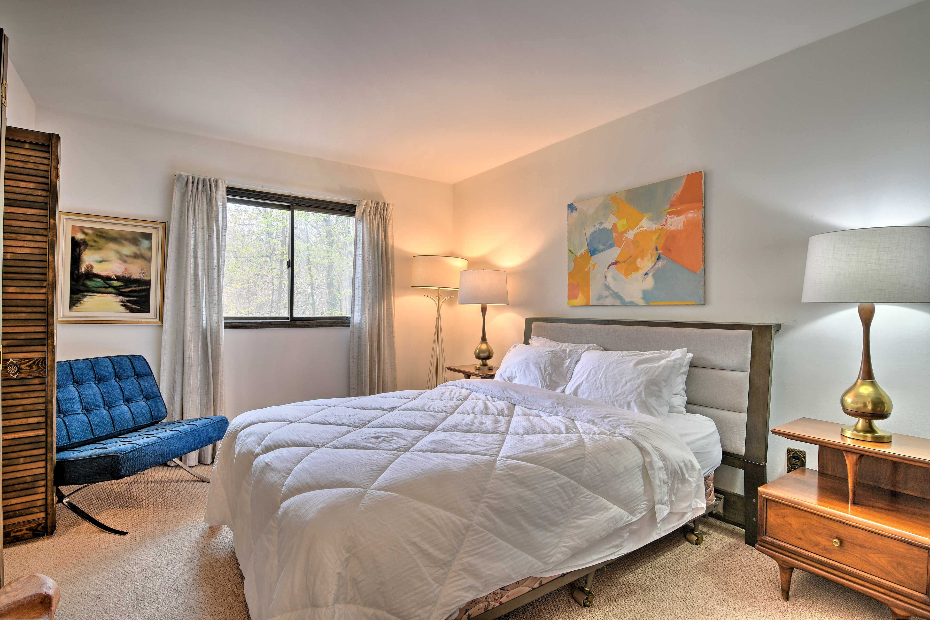 Bedroom 4 | Queen Bed