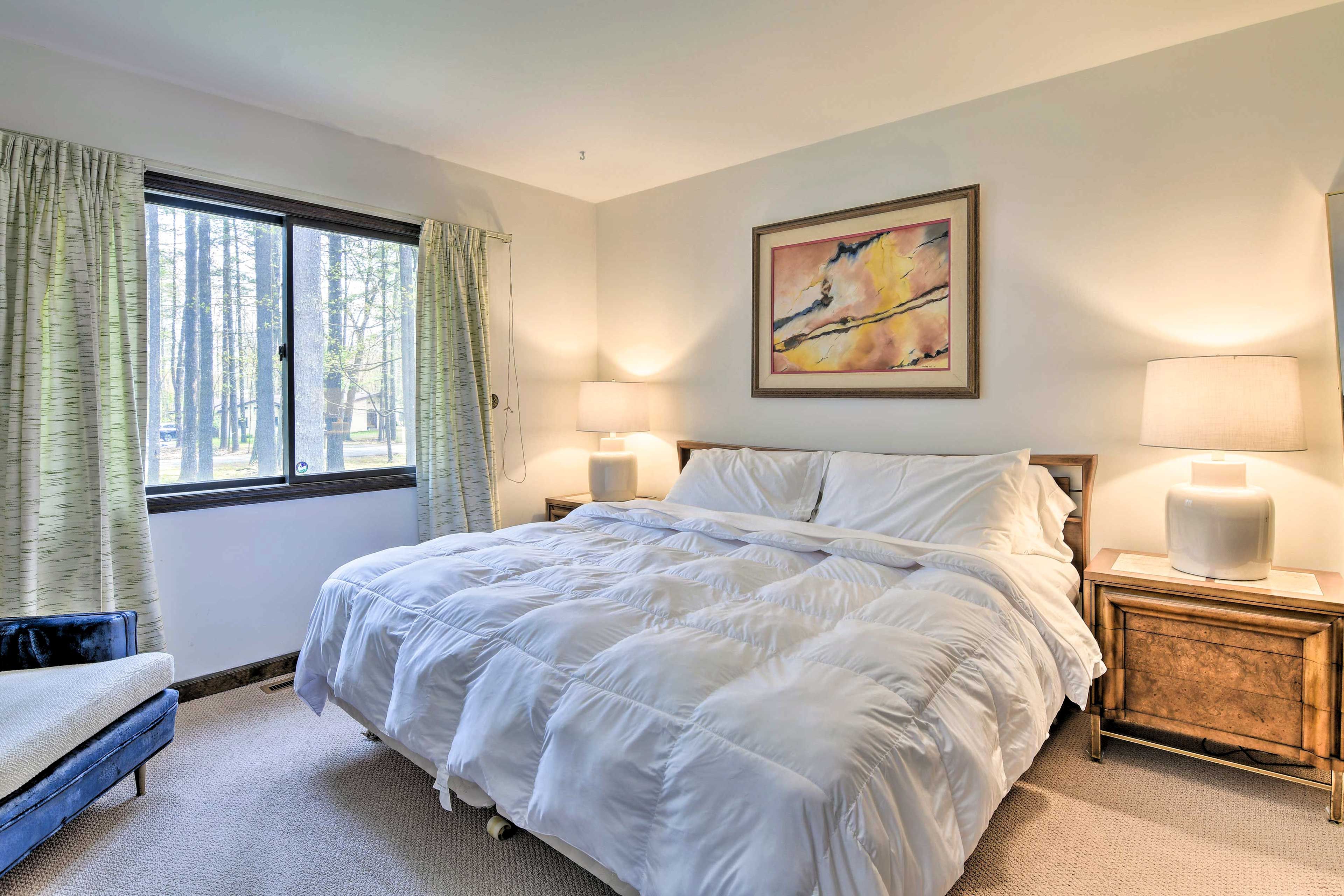 Bedroom 3 | King Bed