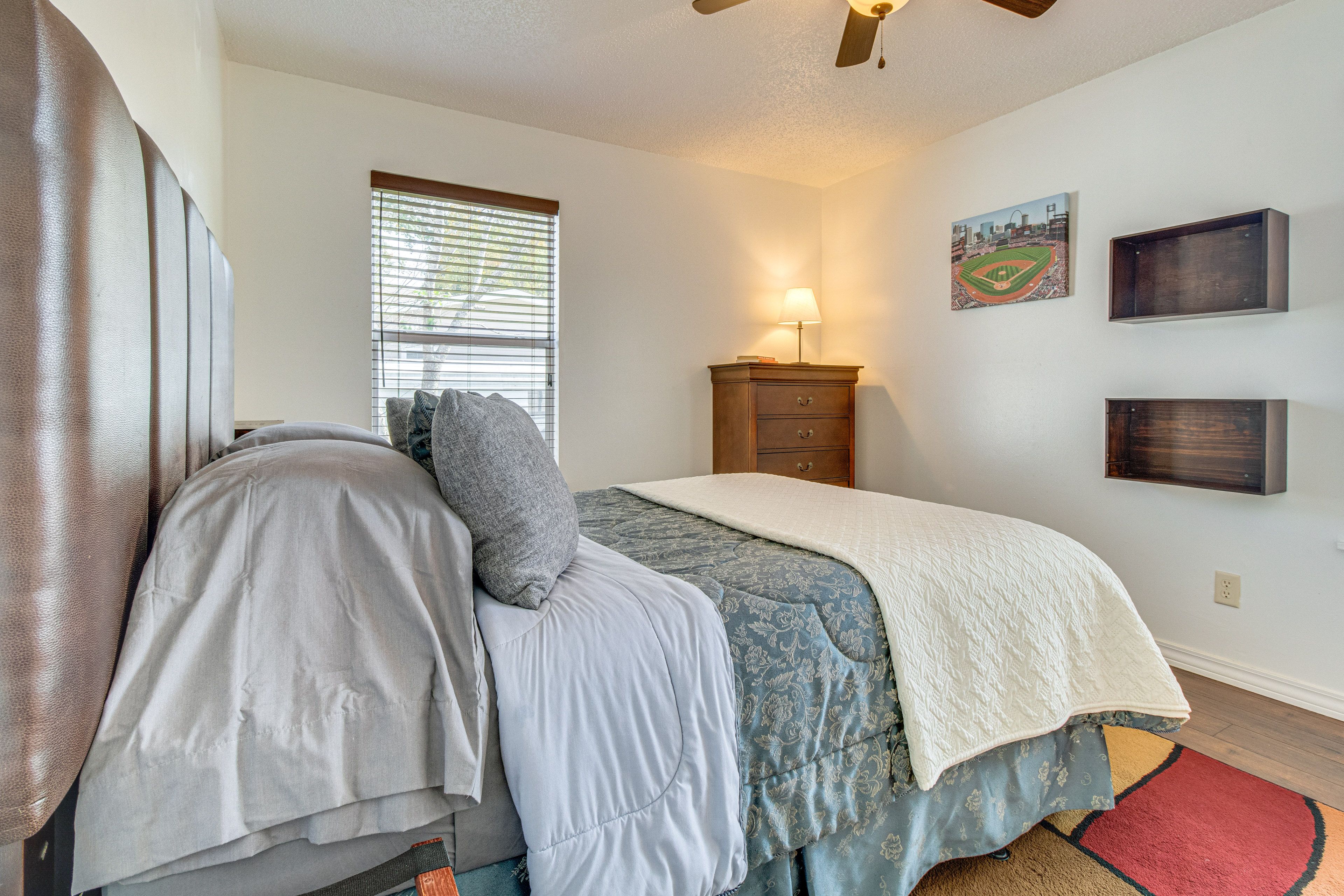 Bedroom 2 | Queen Bed | Smart TV