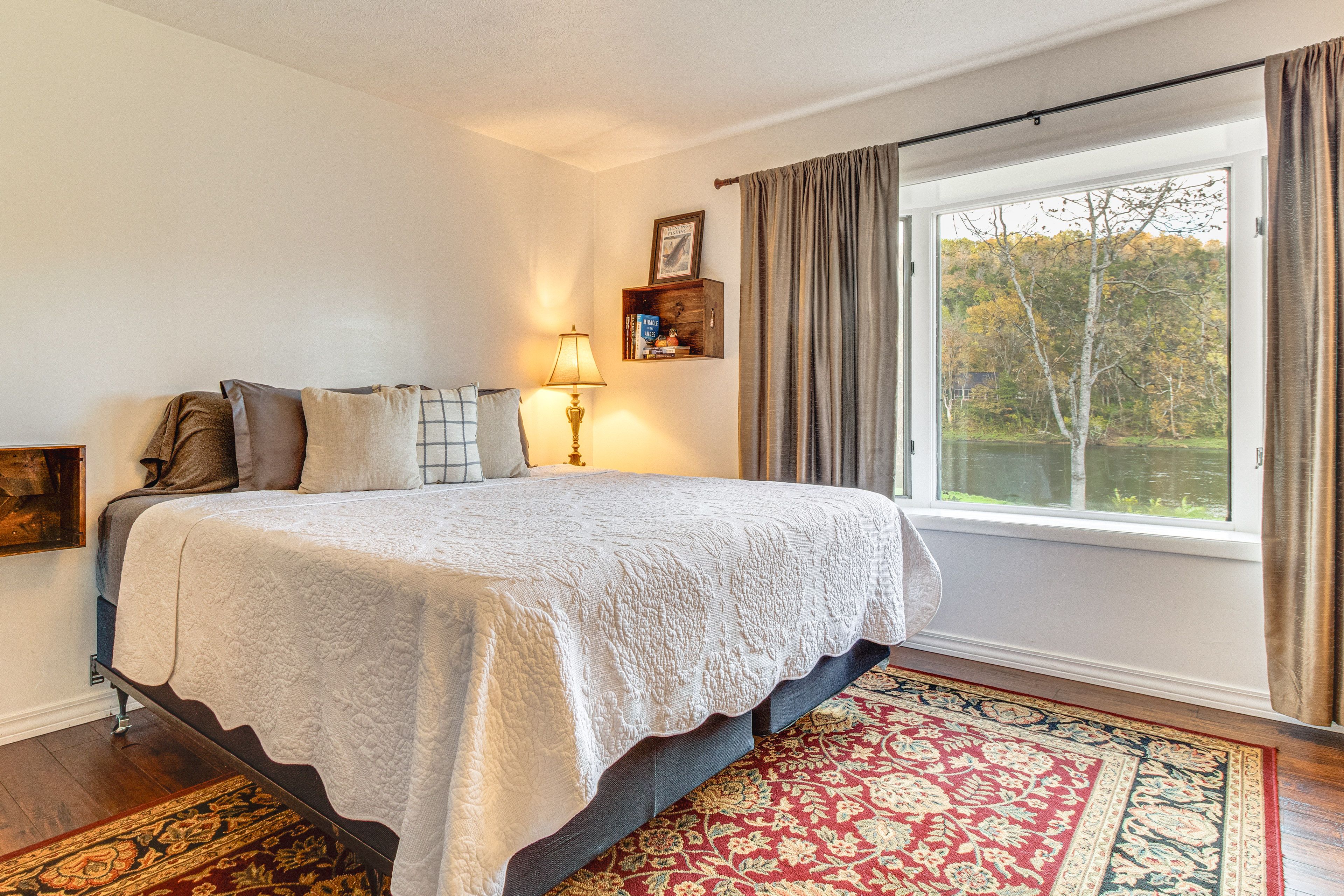 Bedroom 1 | King Bed | Linens Provided | En-Suite Bathroom