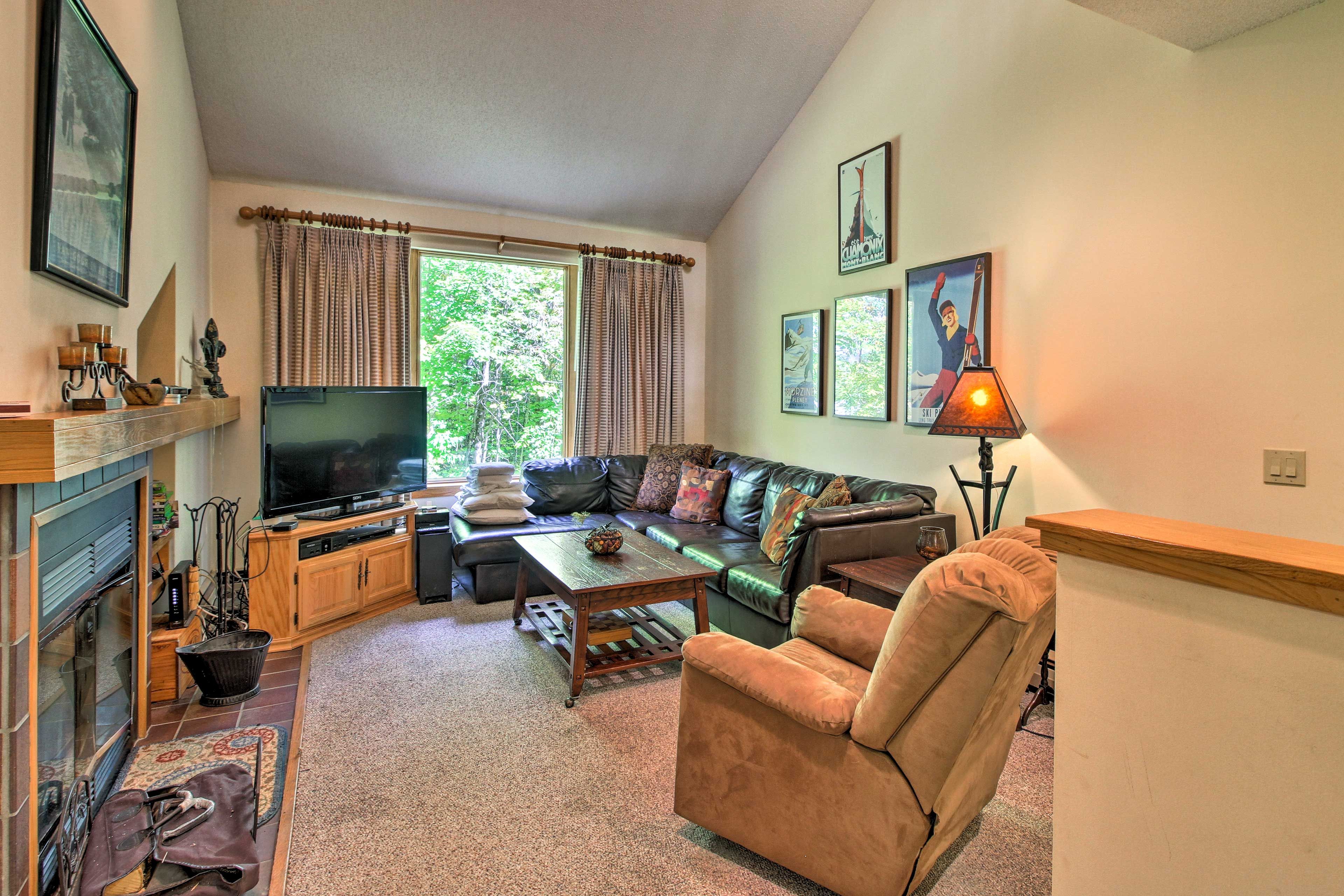 Living Room | Wood-Burning Fireplace | Flat-Screen Cable TV