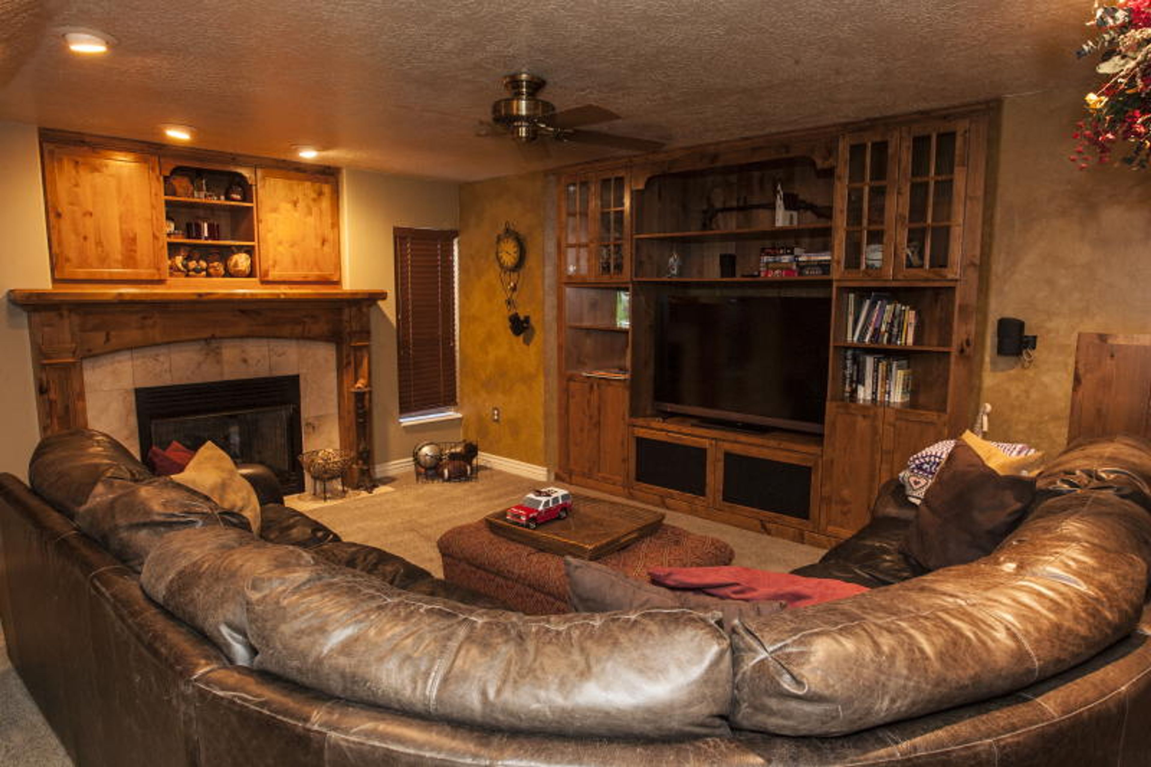 Basement | Cable TV | Free WiFi | Stairs Required