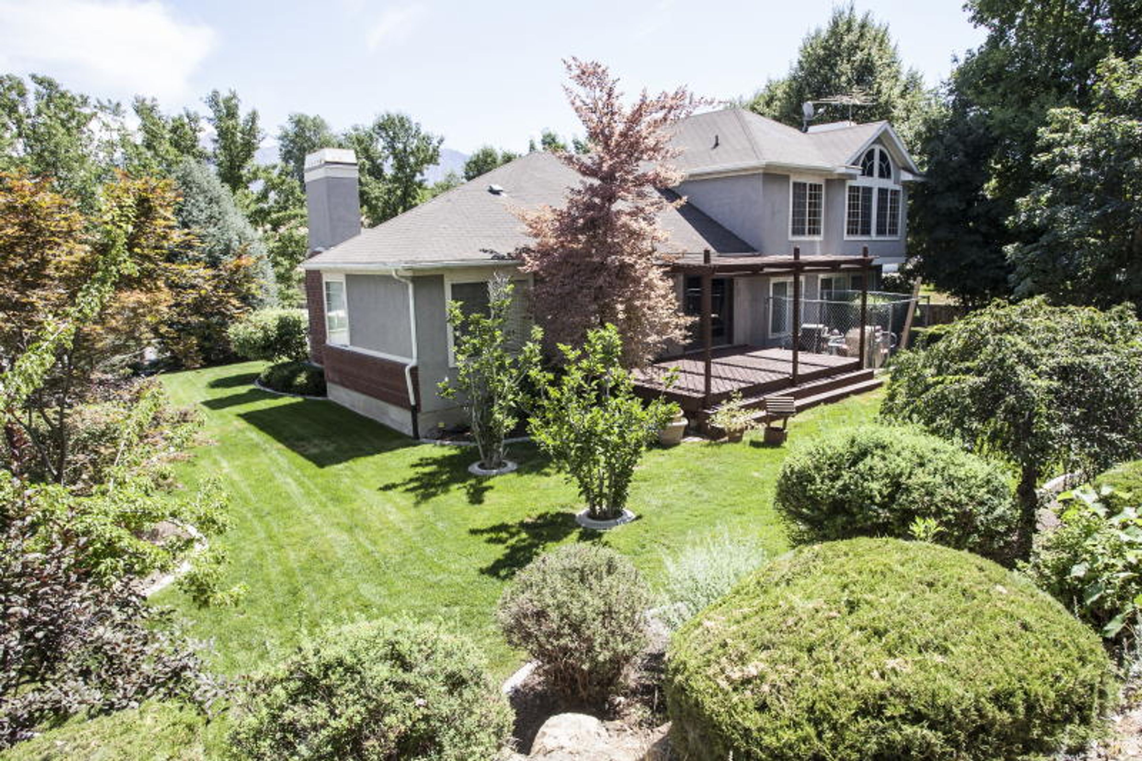 Sandy Vacation Rental | 4BR | 3.5BA | 3,600 Sq Ft | 3 Stories