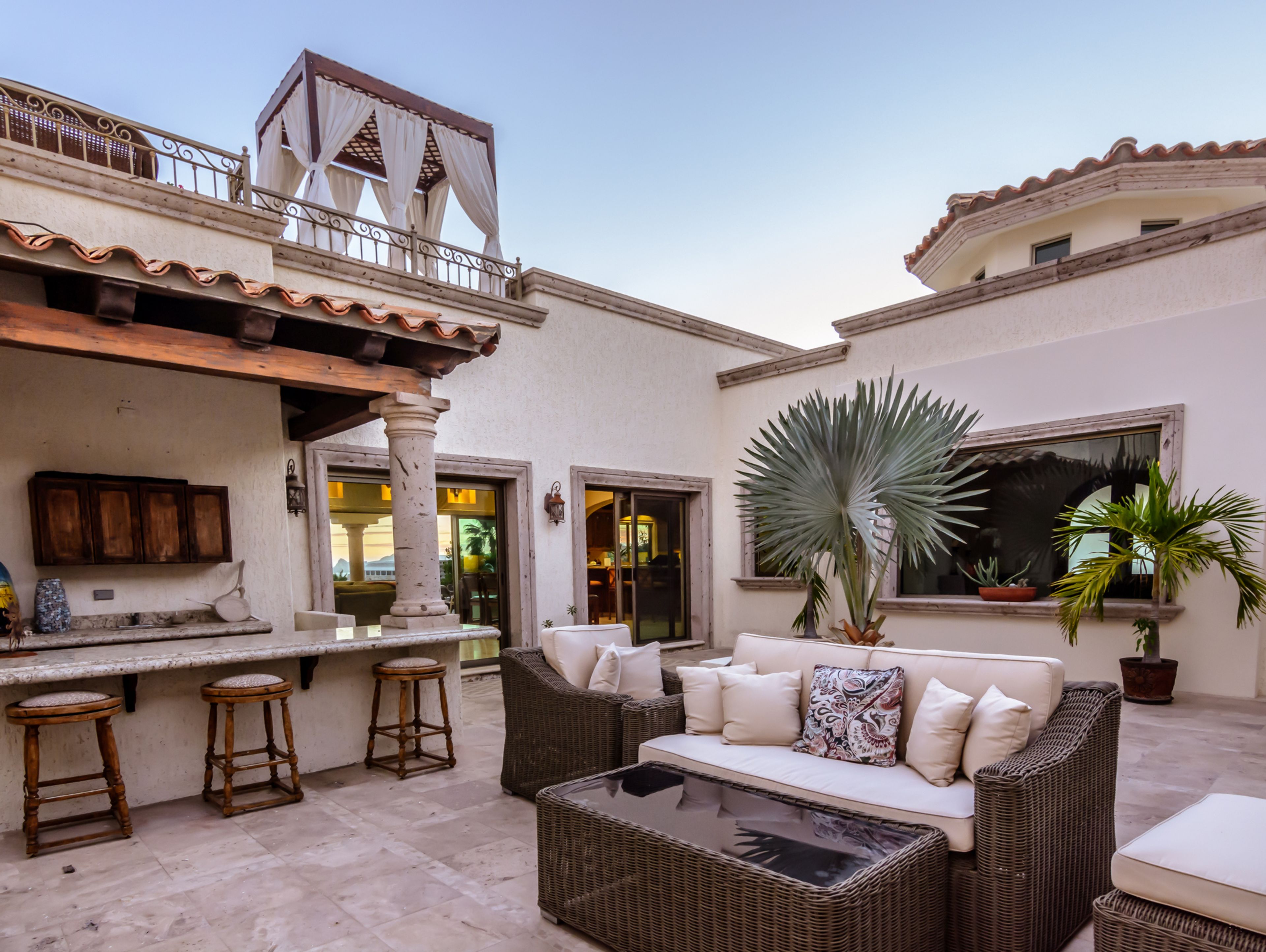 Private Courtyard | Bar w/ Seating